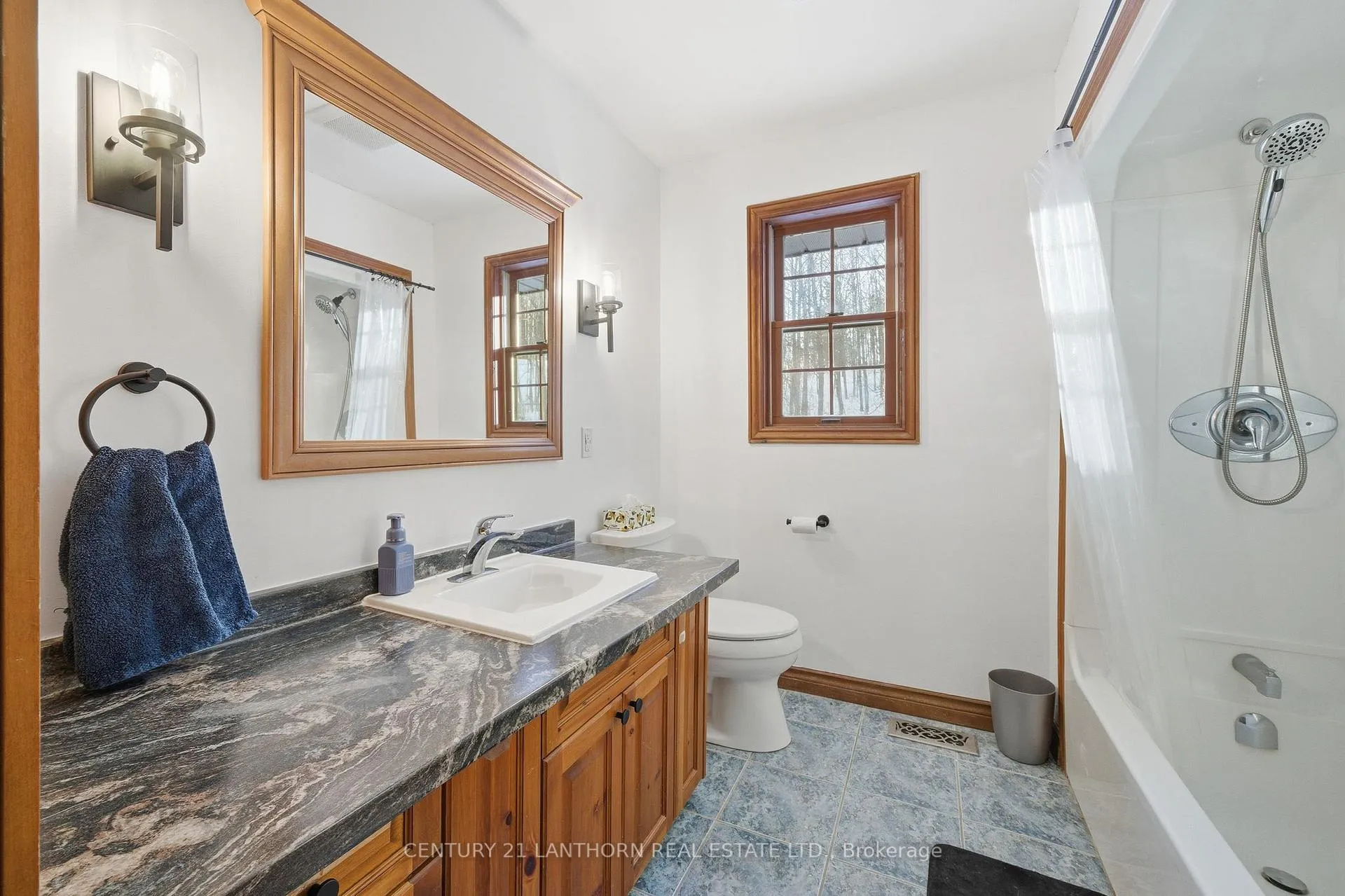 Photo 33 of 237 Beatty Road, Belleville, Thurlow Ward — HOMEH