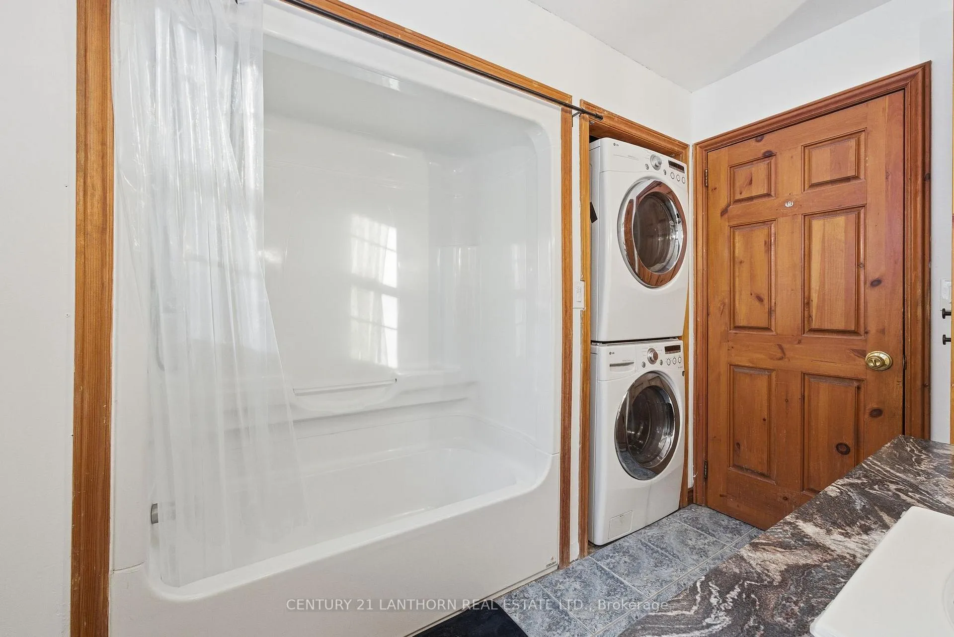 Photo 34 of 237 Beatty Road, Belleville, Thurlow Ward — HOMEH