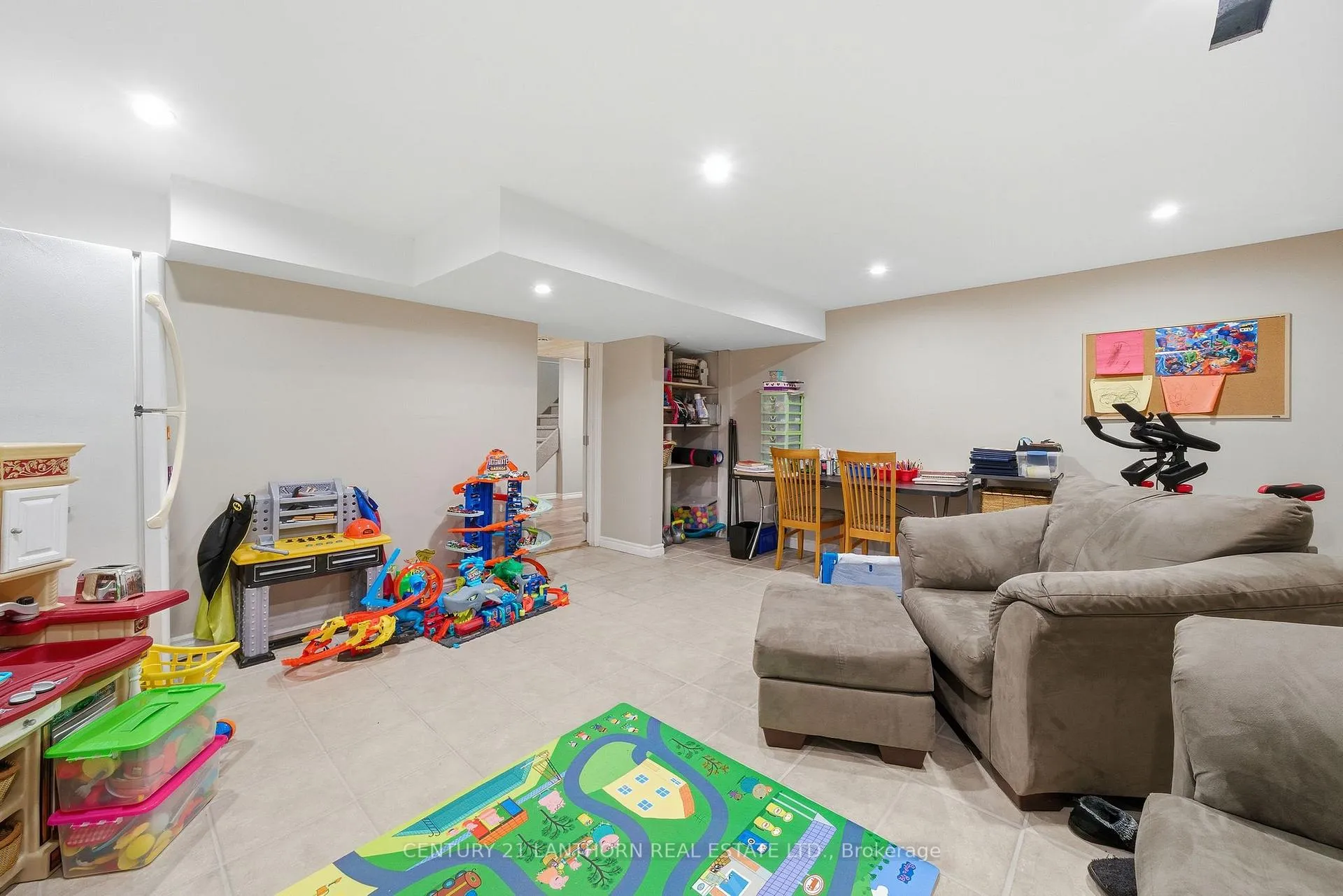 Photo 36 of 237 Beatty Road, Belleville, Thurlow Ward — HOMEH