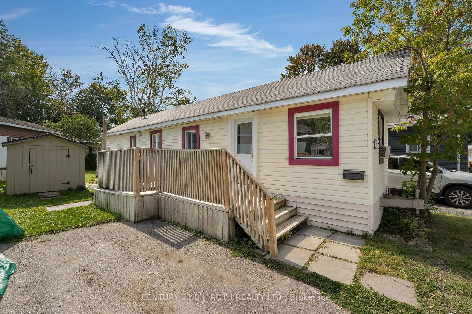 Front of Unit 222, 580 West Street S