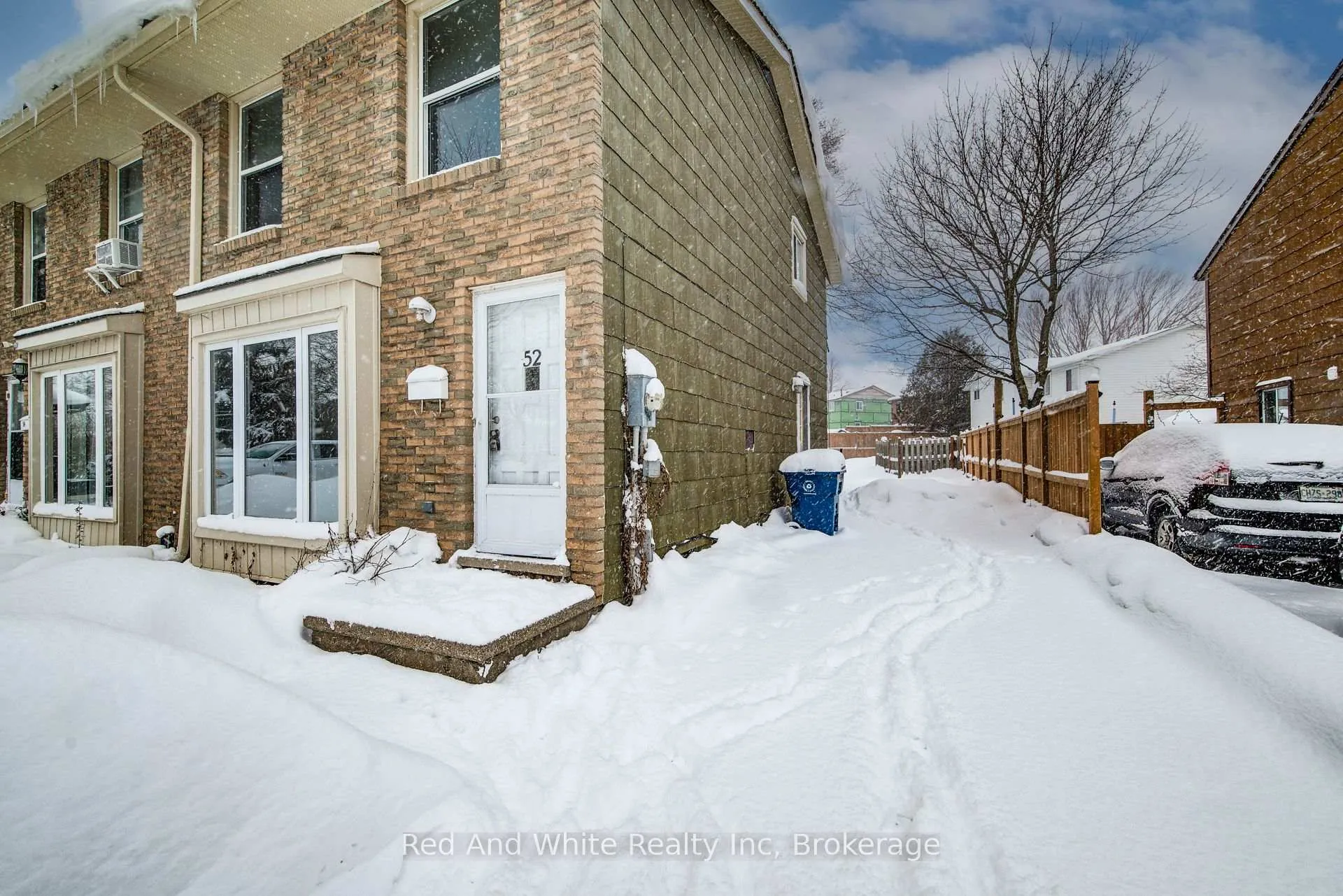 Photo 4 of 52 Avonwood Drive, Stratford — HOMEH