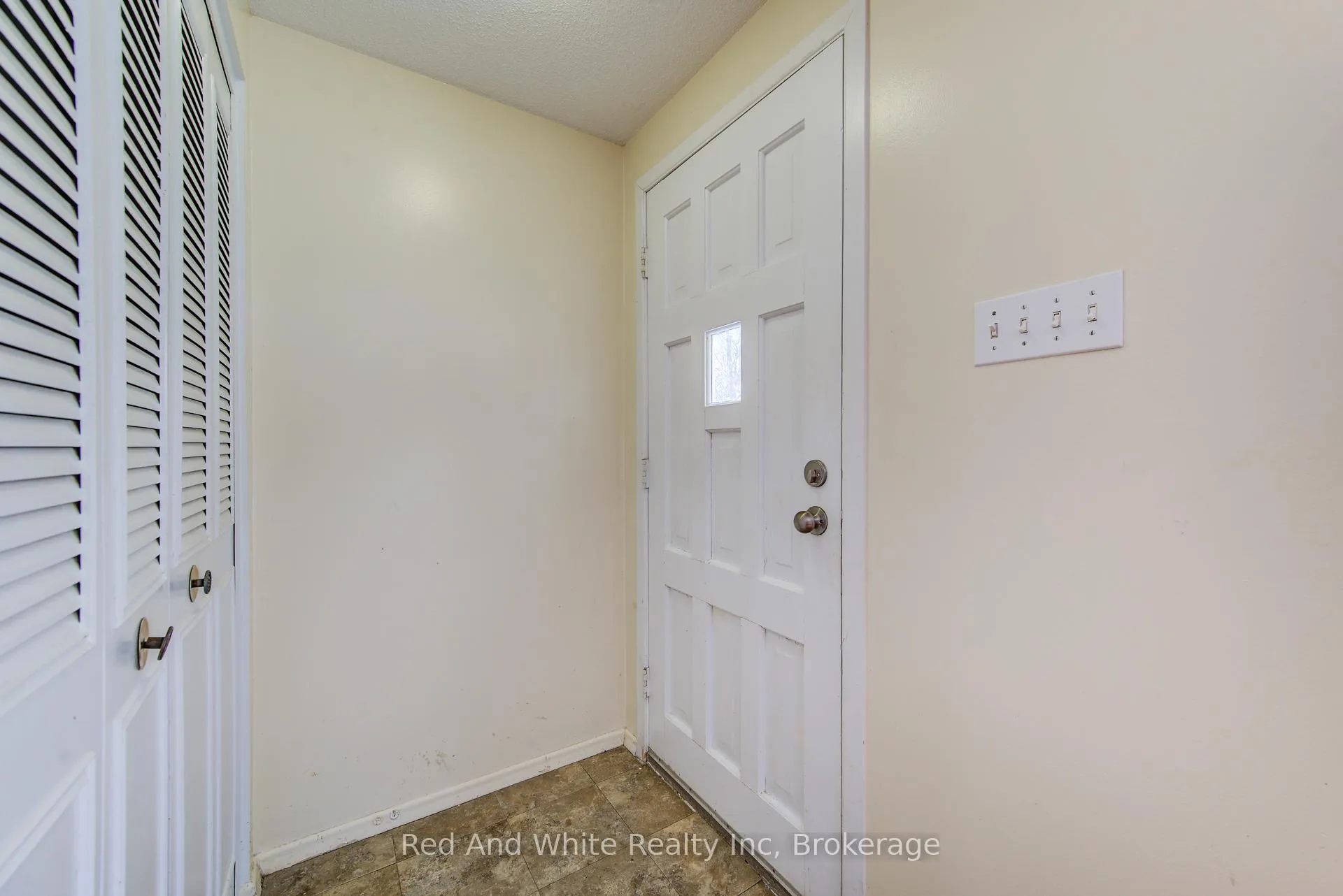 Photo 6 of 52 Avonwood Drive, Stratford — HOMEH