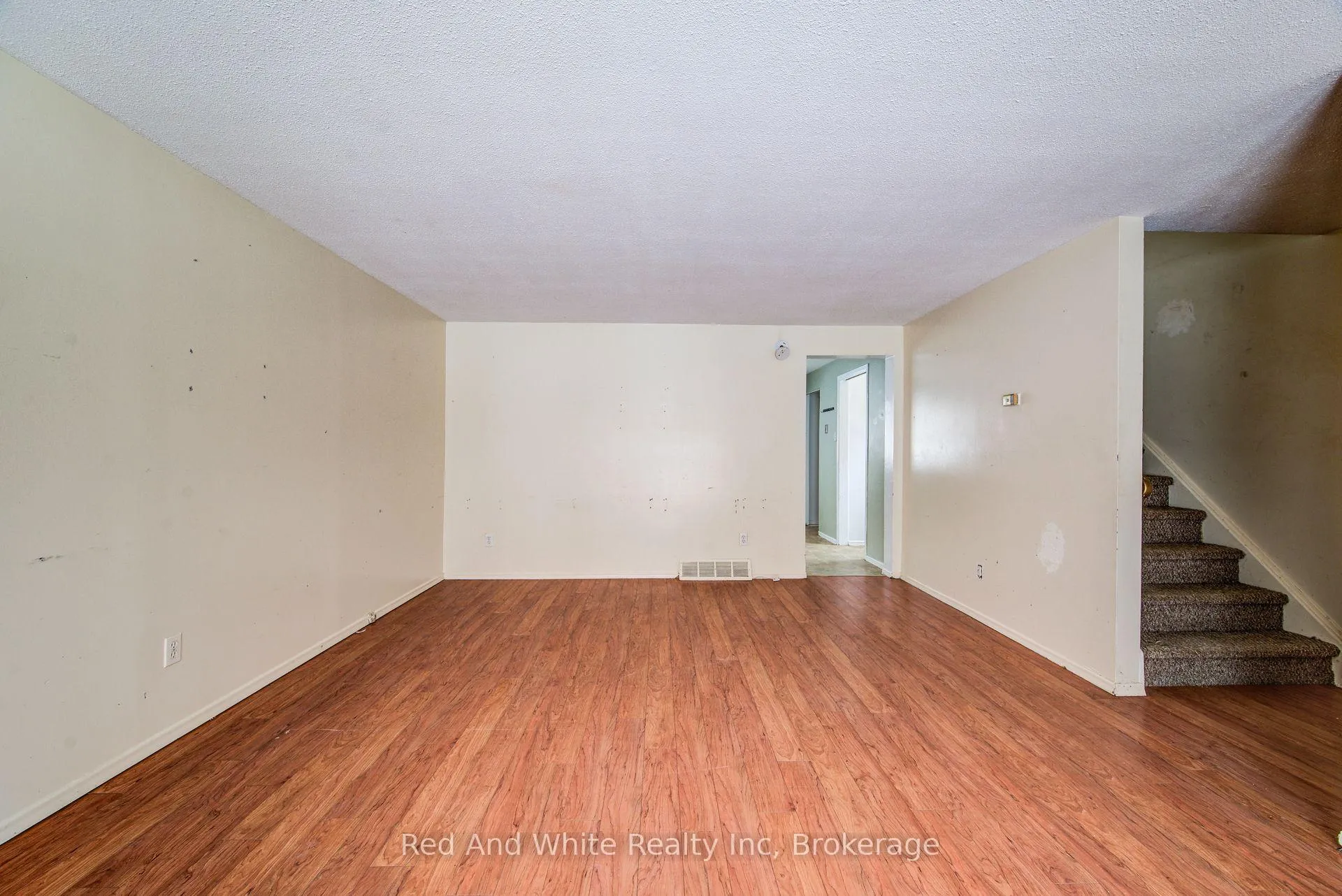 Photo 8 of 52 Avonwood Drive, Stratford — HOMEH