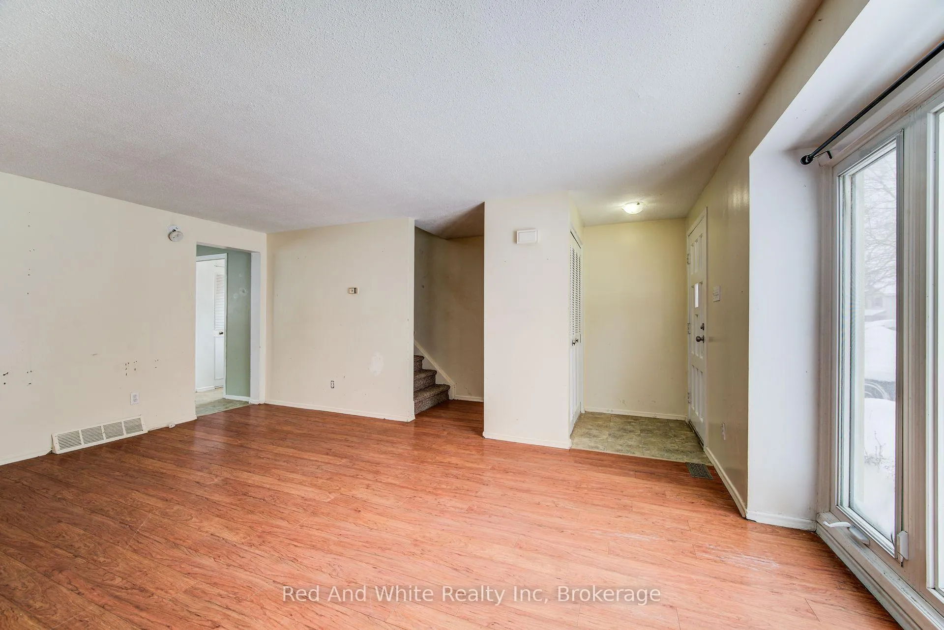 Photo 9 of 52 Avonwood Drive, Stratford — HOMEH