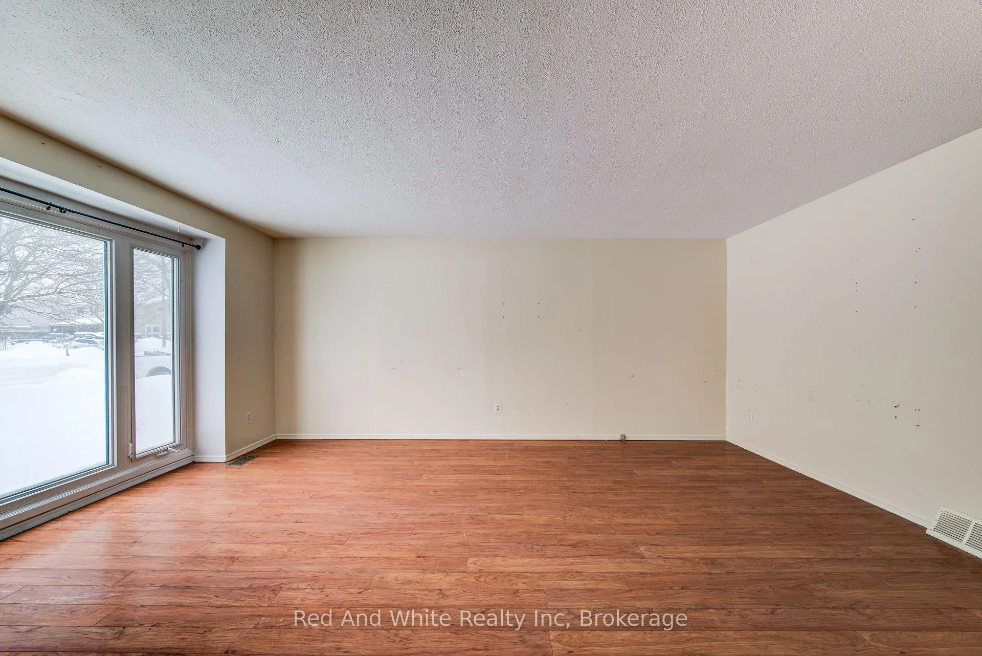 Photo 12 of 52 Avonwood Drive, Stratford — HOMEH