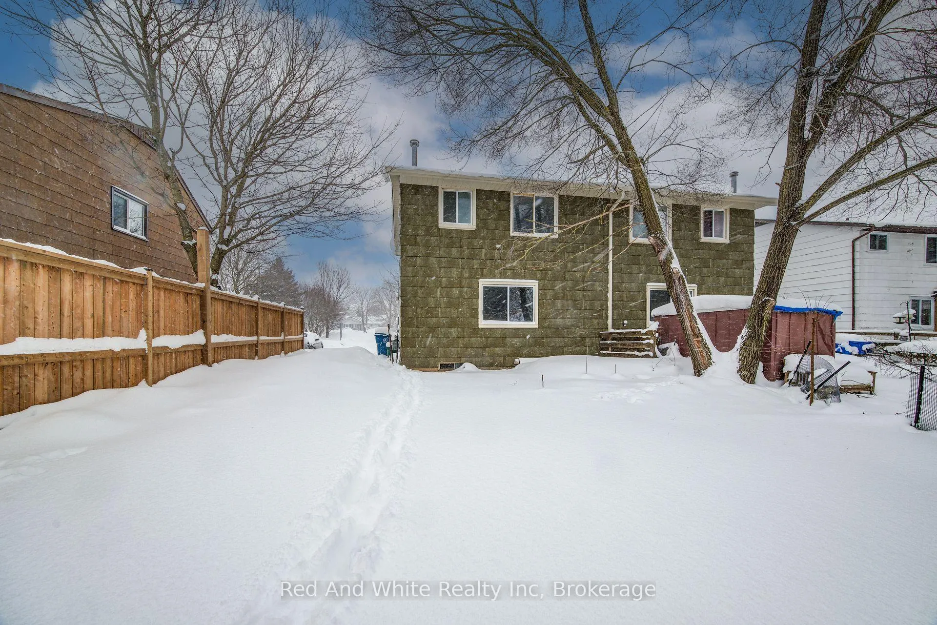 Photo 32 of 52 Avonwood Drive, Stratford — HOMEH