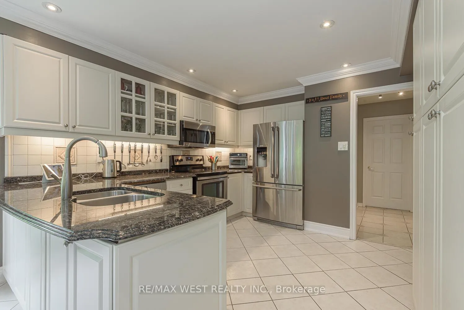 Photo 15 of 12 Barr Crescent, Brampton, Heart Lake East — HOMEH