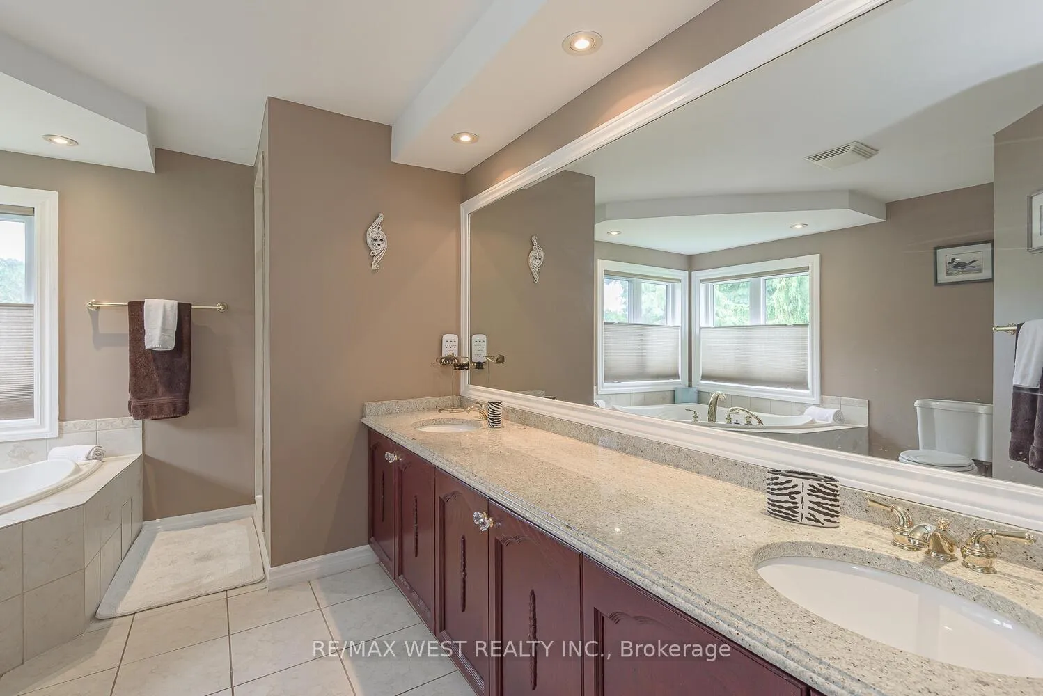 Photo 30 of 12 Barr Crescent, Brampton, Heart Lake East — HOMEH