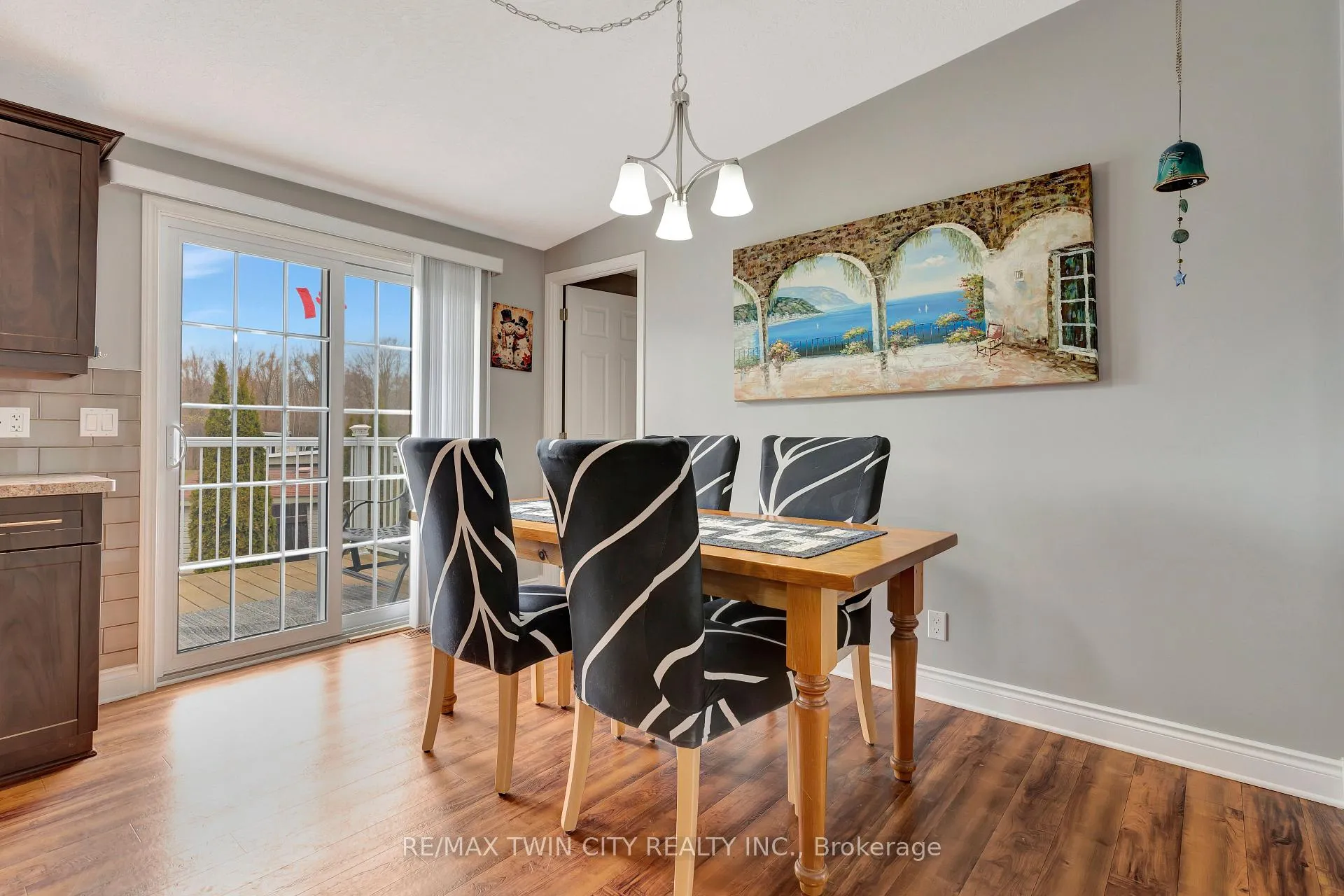 Photo 10 of Unit 4 Maple Ridge, 1429 Sheffield Road, Hamilton, Rural Flamborough — HOMEH
