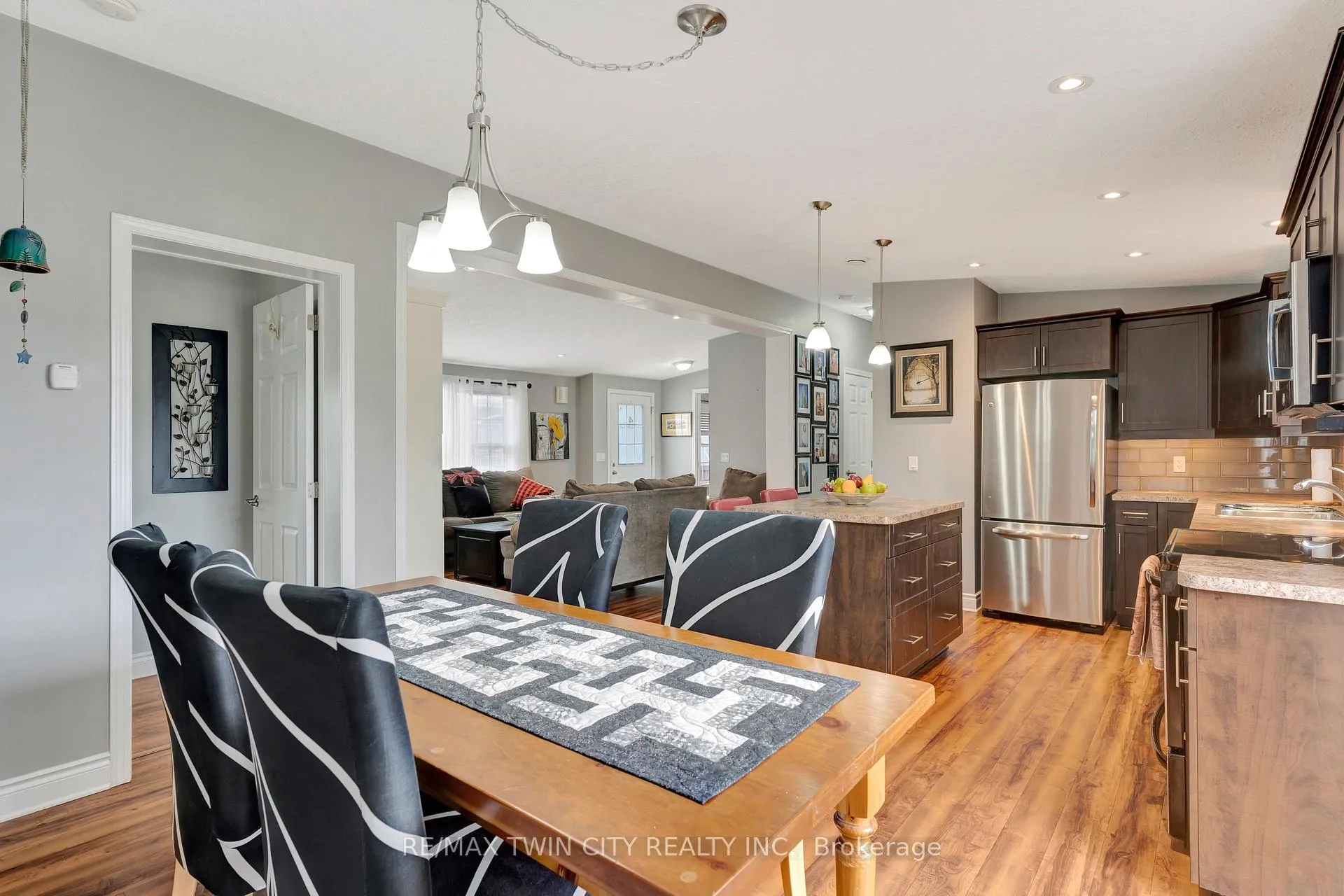 Photo 11 of Unit 4 Maple Ridge, 1429 Sheffield Road, Hamilton, Rural Flamborough — HOMEH