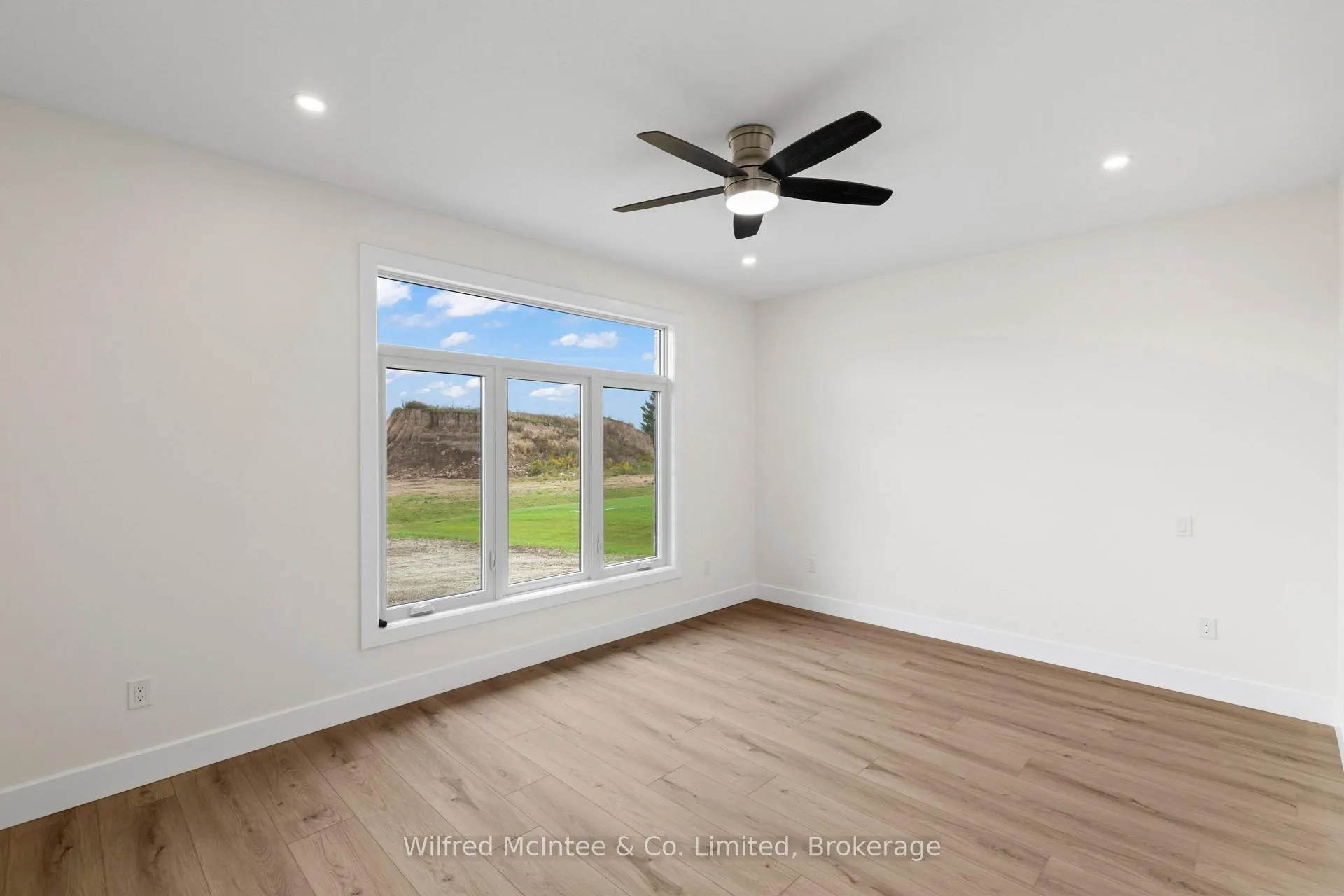 Photo 16 of 44 McTavish Crescent, Huron-Kinloss — HOMEH