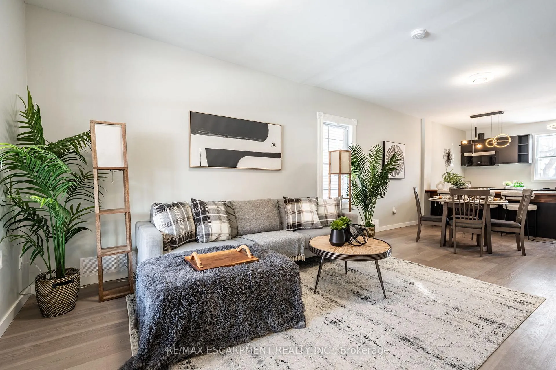 Photo 6 of 35 Lorne Avenue, Hamilton, Blakeley — HOMEH
