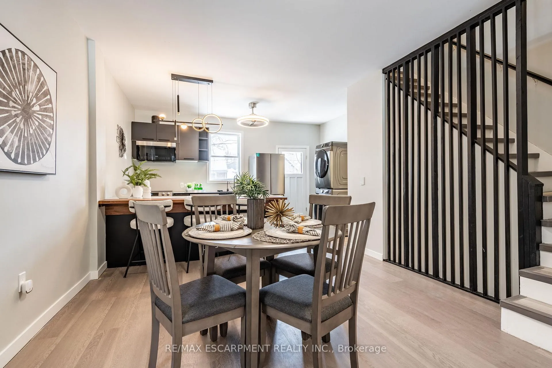 Photo 10 of 35 Lorne Avenue, Hamilton, Blakeley — HOMEH