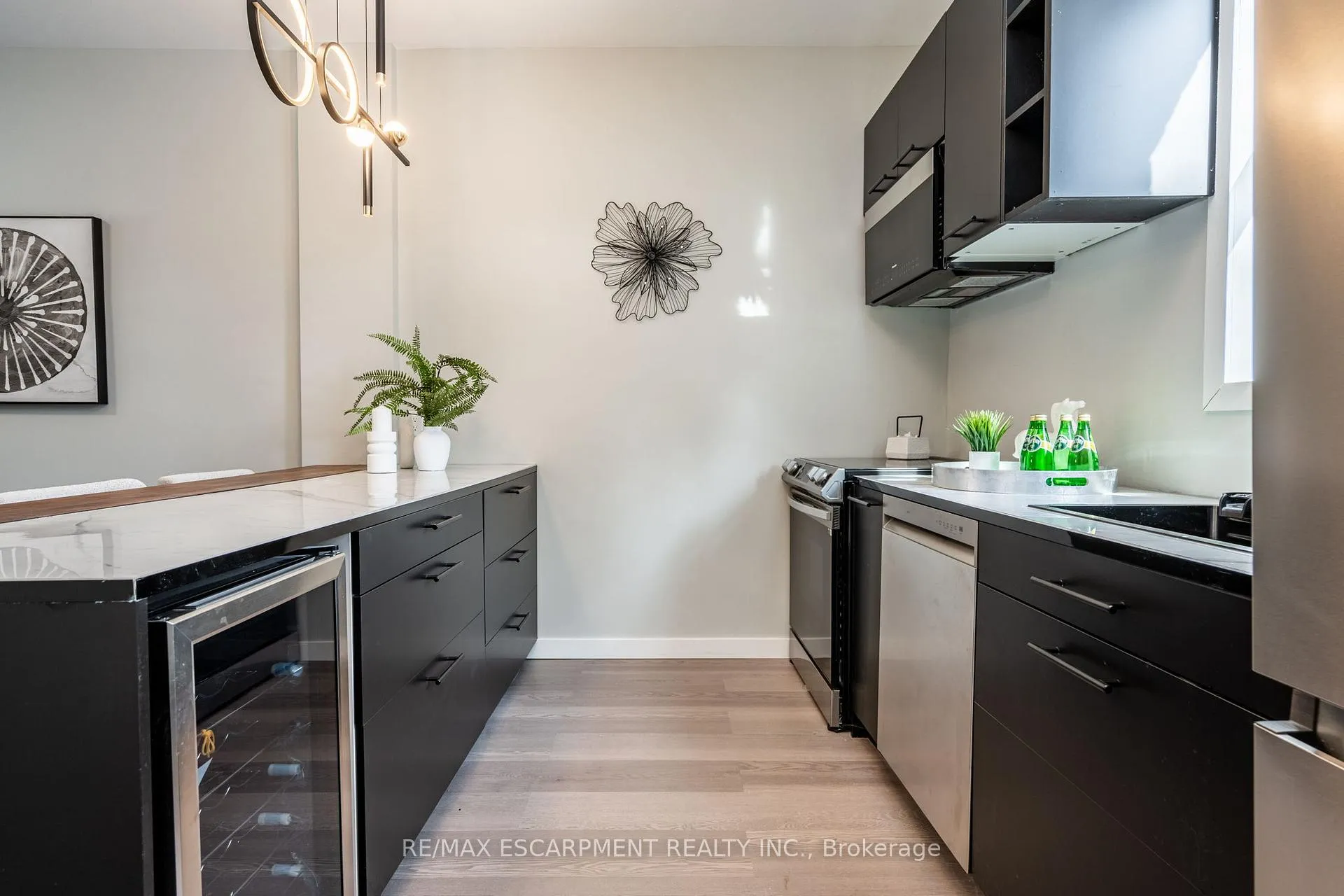 Photo 16 of 35 Lorne Avenue, Hamilton, Blakeley — HOMEH