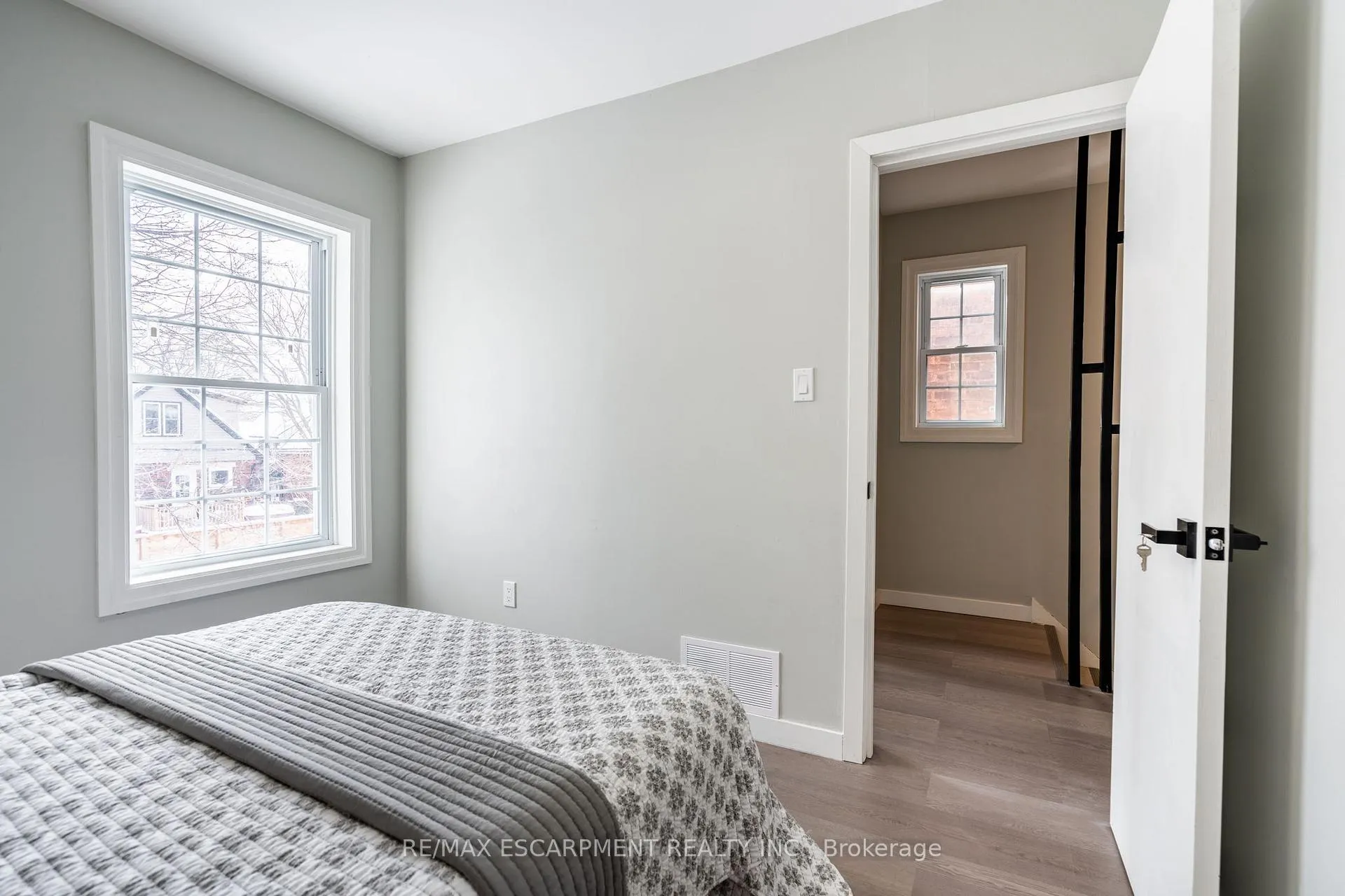 Photo 31 of 35 Lorne Avenue, Hamilton, Blakeley — HOMEH
