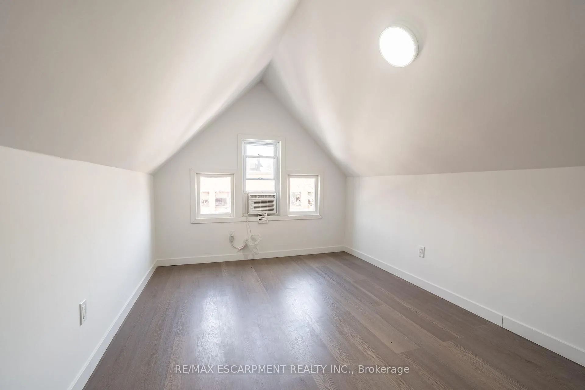 Photo 37 of 35 Lorne Avenue, Hamilton, Blakeley — HOMEH