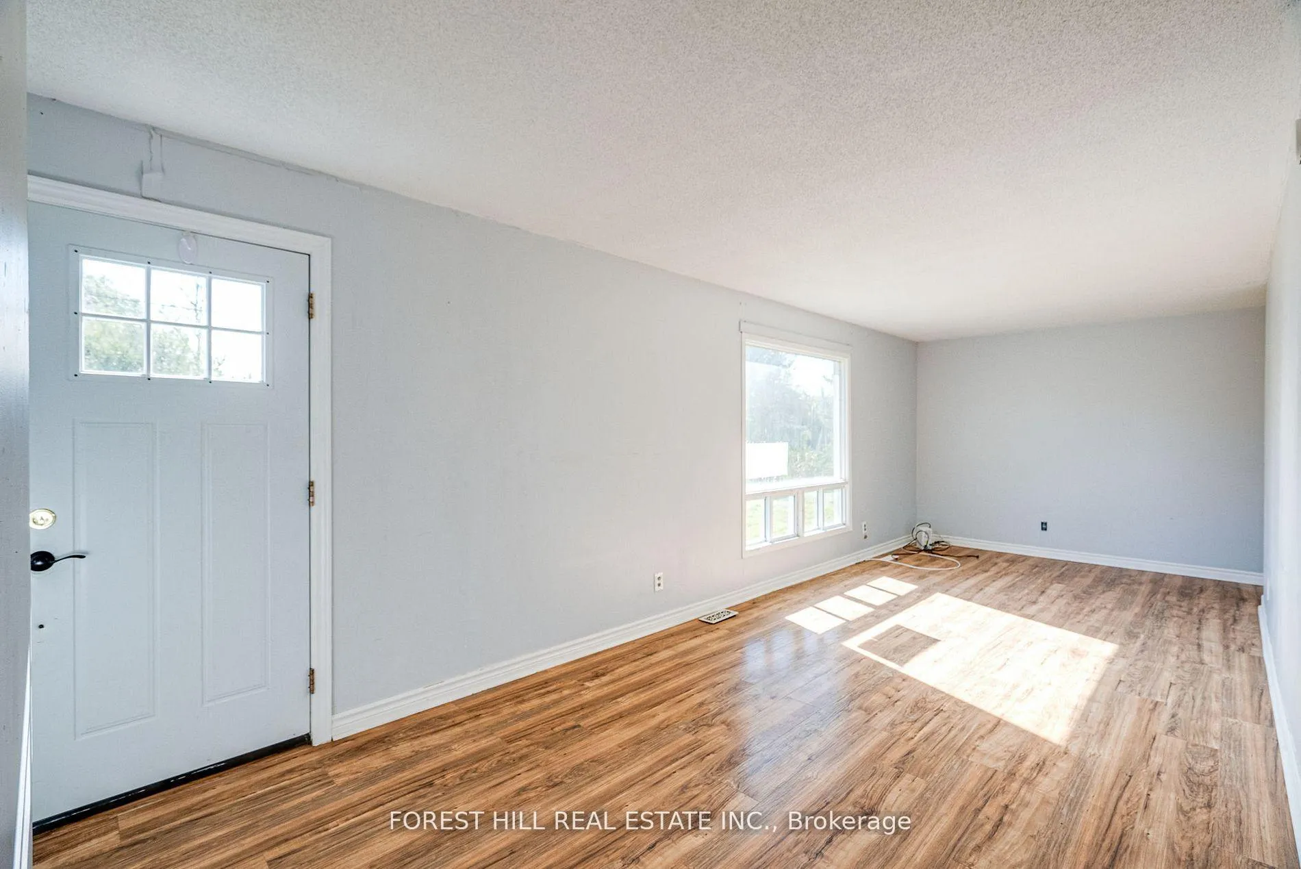 Photo 3 of 1050 Balsam Road S, Innisfil, Rural Innisfil — HOMEH