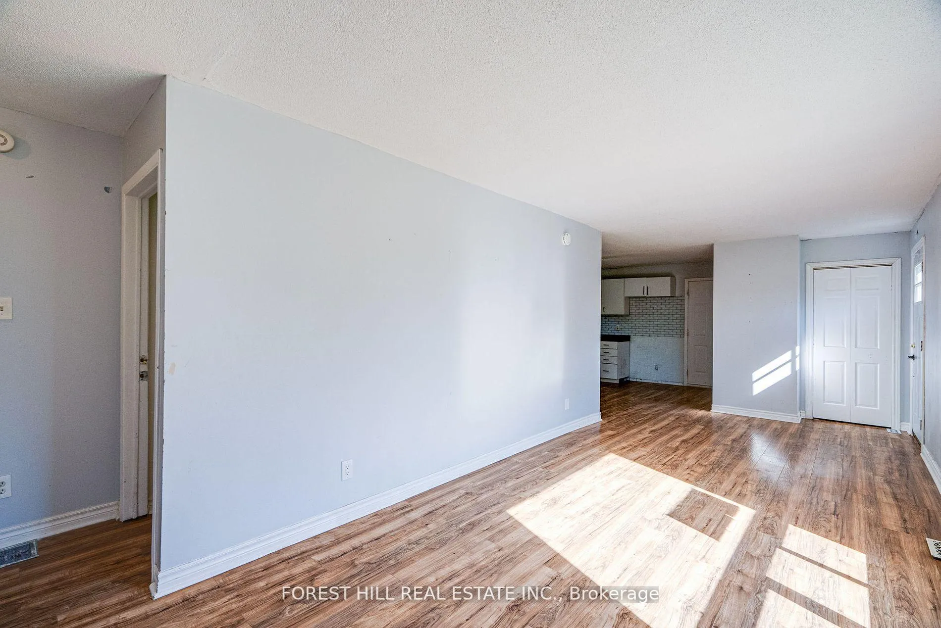 Photo 4 of 1050 Balsam Road S, Innisfil, Rural Innisfil — HOMEH
