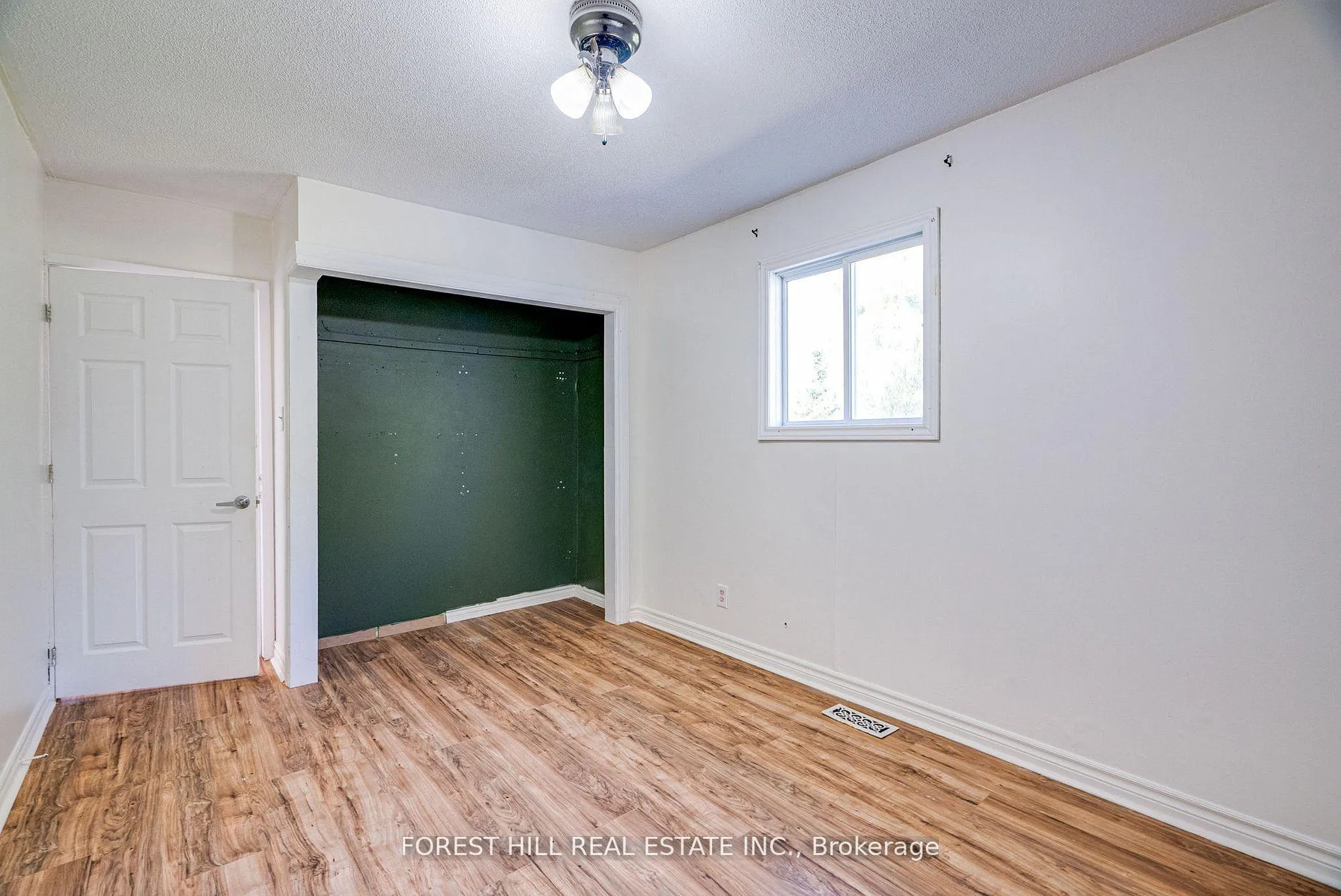 Photo 9 of 1050 Balsam Road S, Innisfil, Rural Innisfil — HOMEH