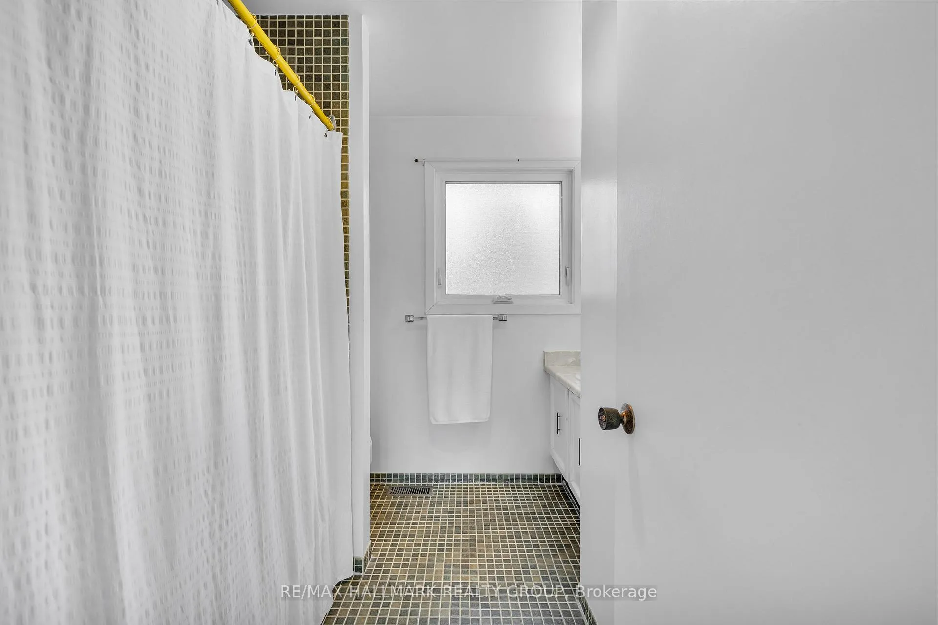 Photo 15 of 3407 McCarthy Road, Ottawa, Hunt Club/Western Community — HOMEH