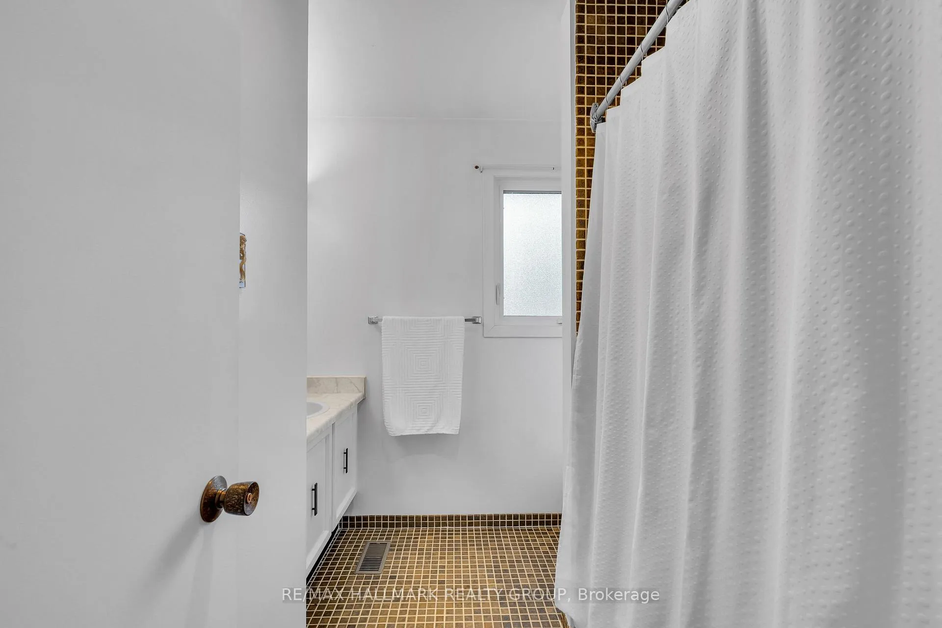 Photo 20 of 3407 McCarthy Road, Ottawa, Hunt Club/Western Community — HOMEH