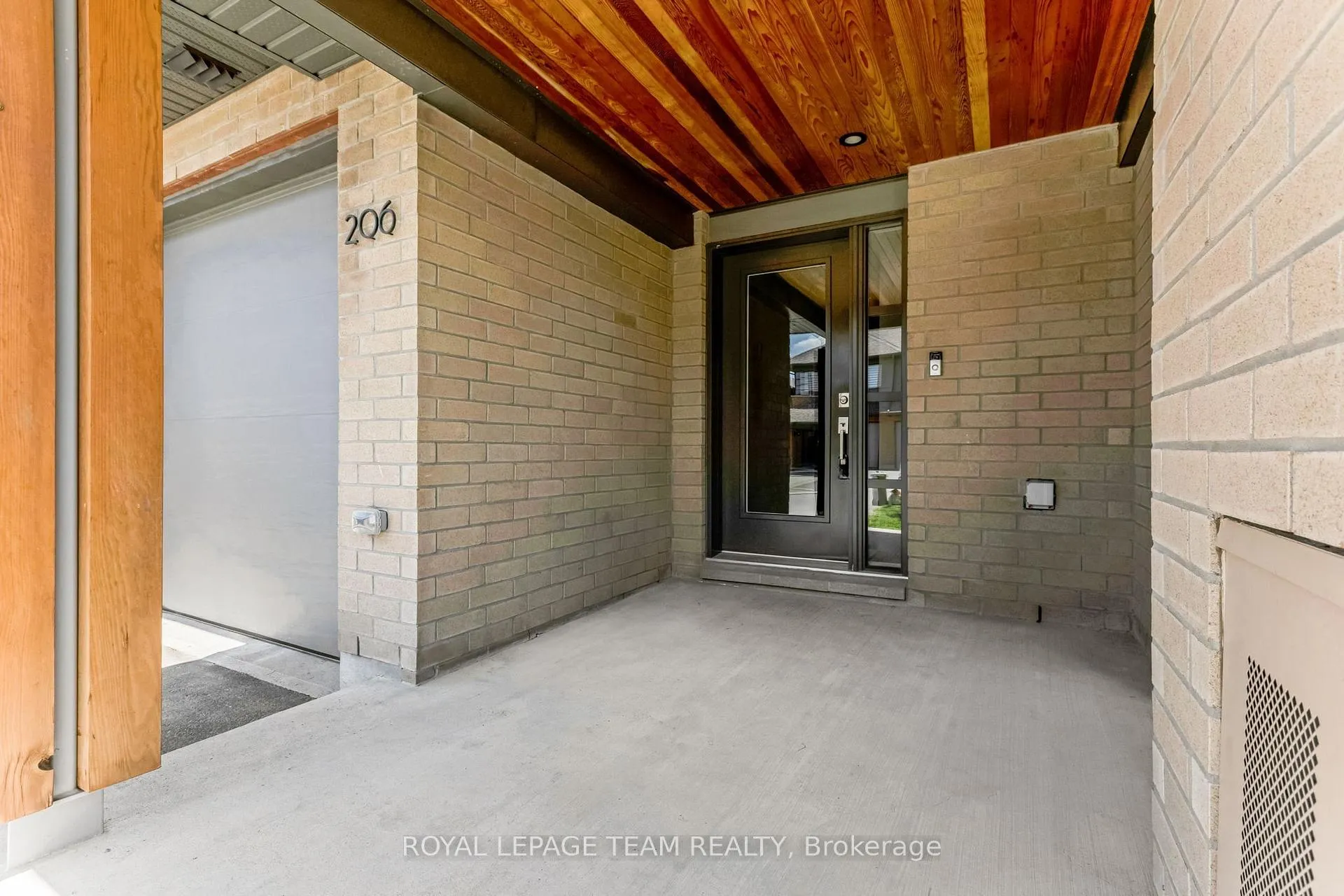 Photo 4 of 206 Pisces Terrace, Ottawa, Leitrim — HOMEH