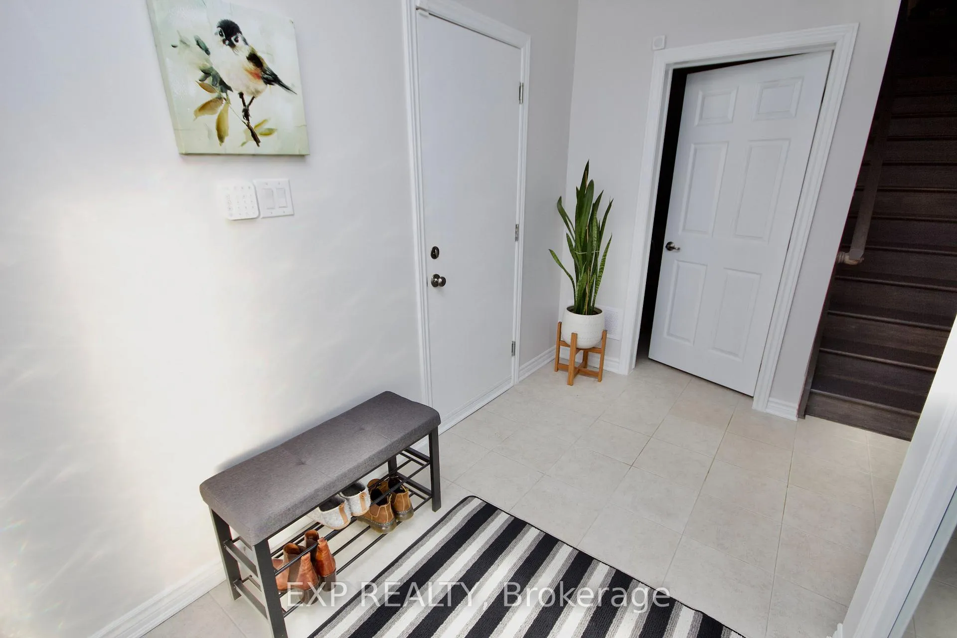 Photo 4 of 827 Kiniw Private, Ottawa, CFB Rockcliffe and Area — HOMEH