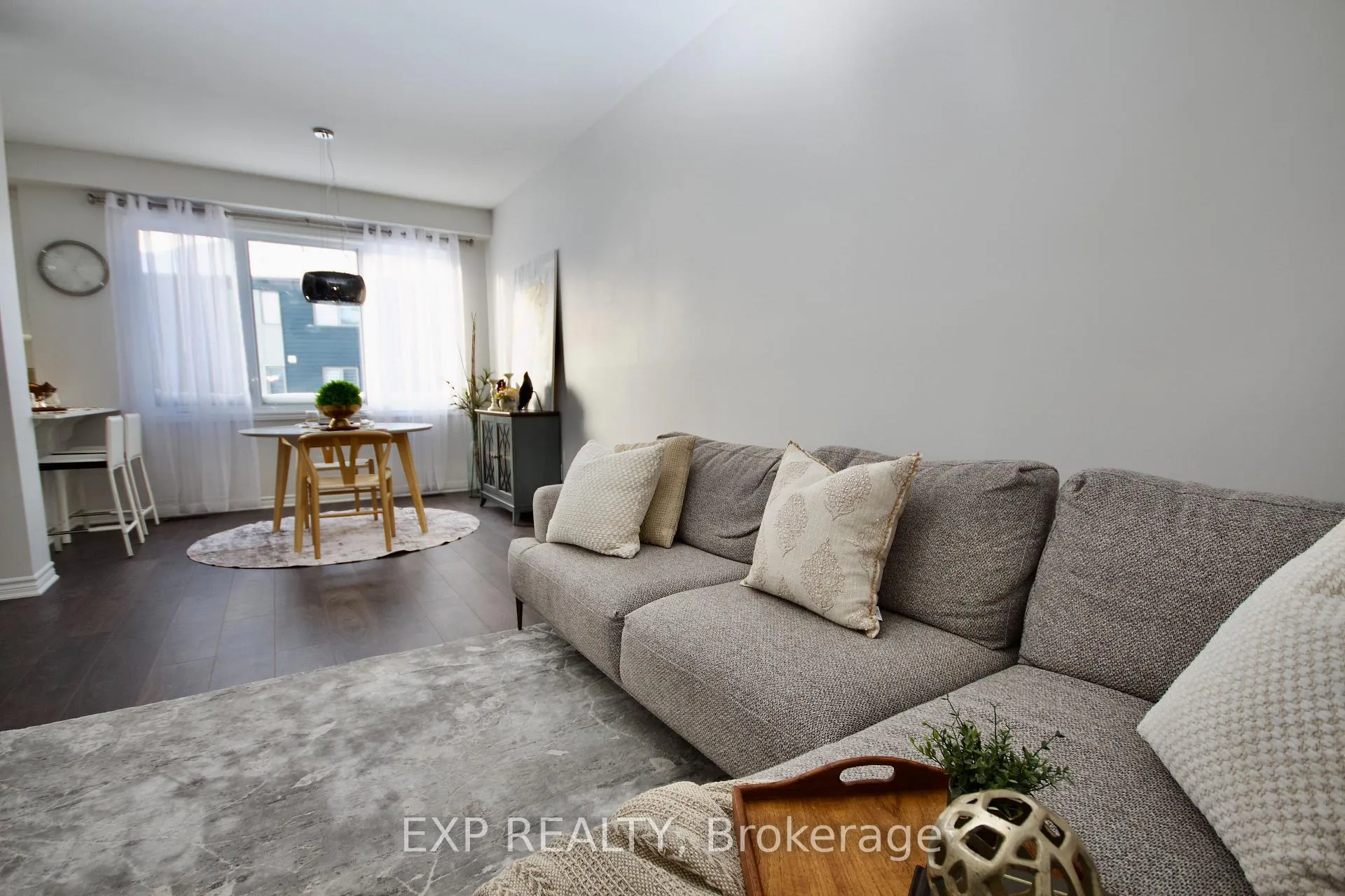 Photo 10 of 827 Kiniw Private, Ottawa, CFB Rockcliffe and Area — HOMEH