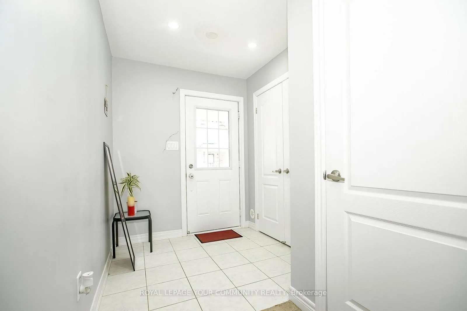 Photo 6 of Unit 17, 420 Linden Drive, Cambridge, Preston Heights — HOMEH