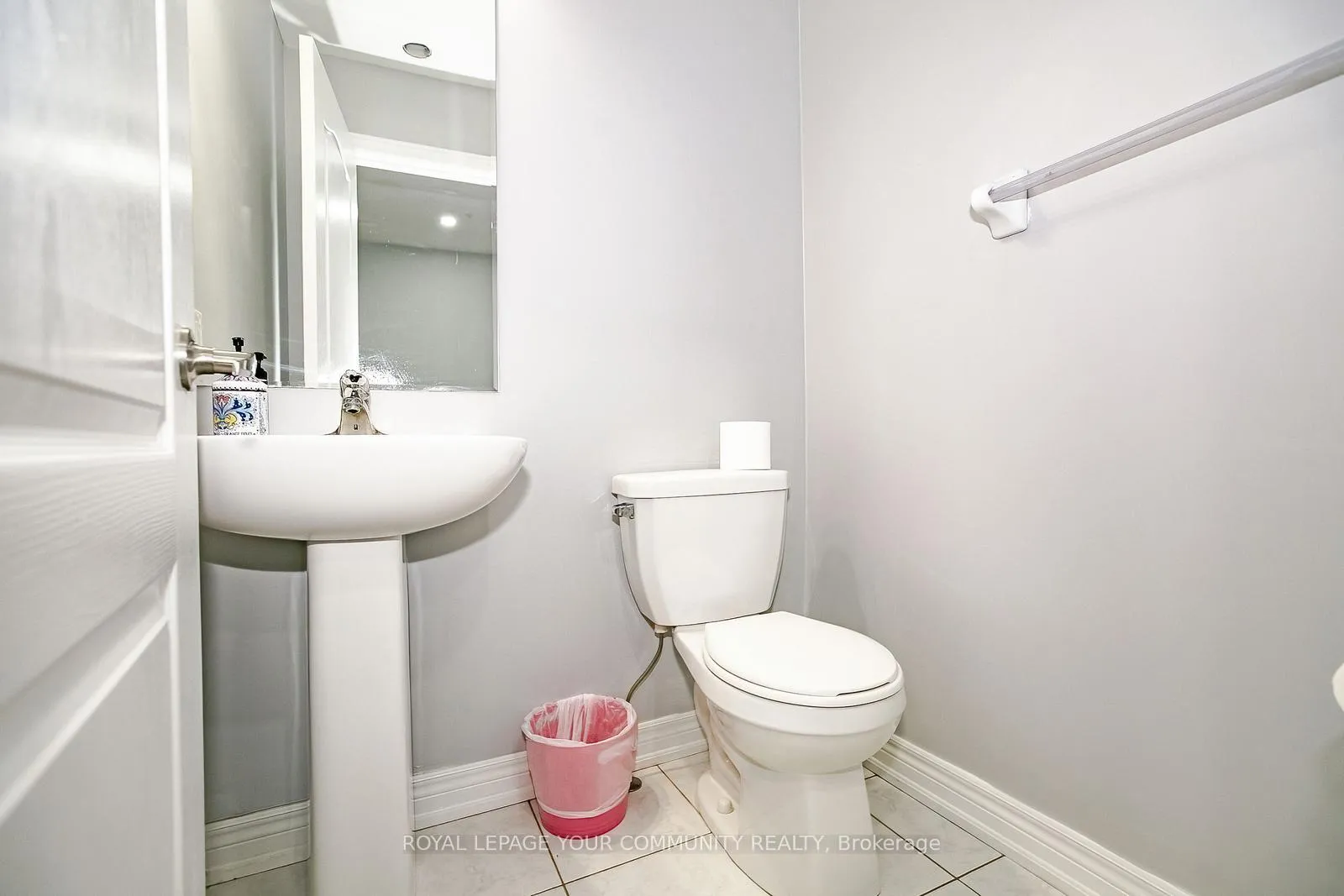 Photo 16 of Unit 17, 420 Linden Drive, Cambridge, Preston Heights — HOMEH