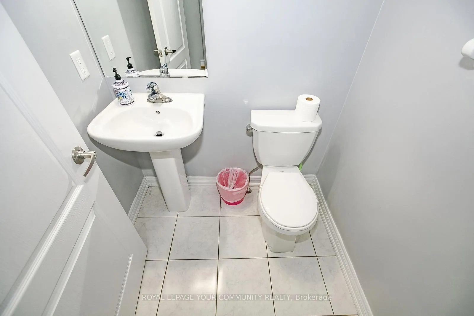 Photo 17 of Unit 17, 420 Linden Drive, Cambridge, Preston Heights — HOMEH