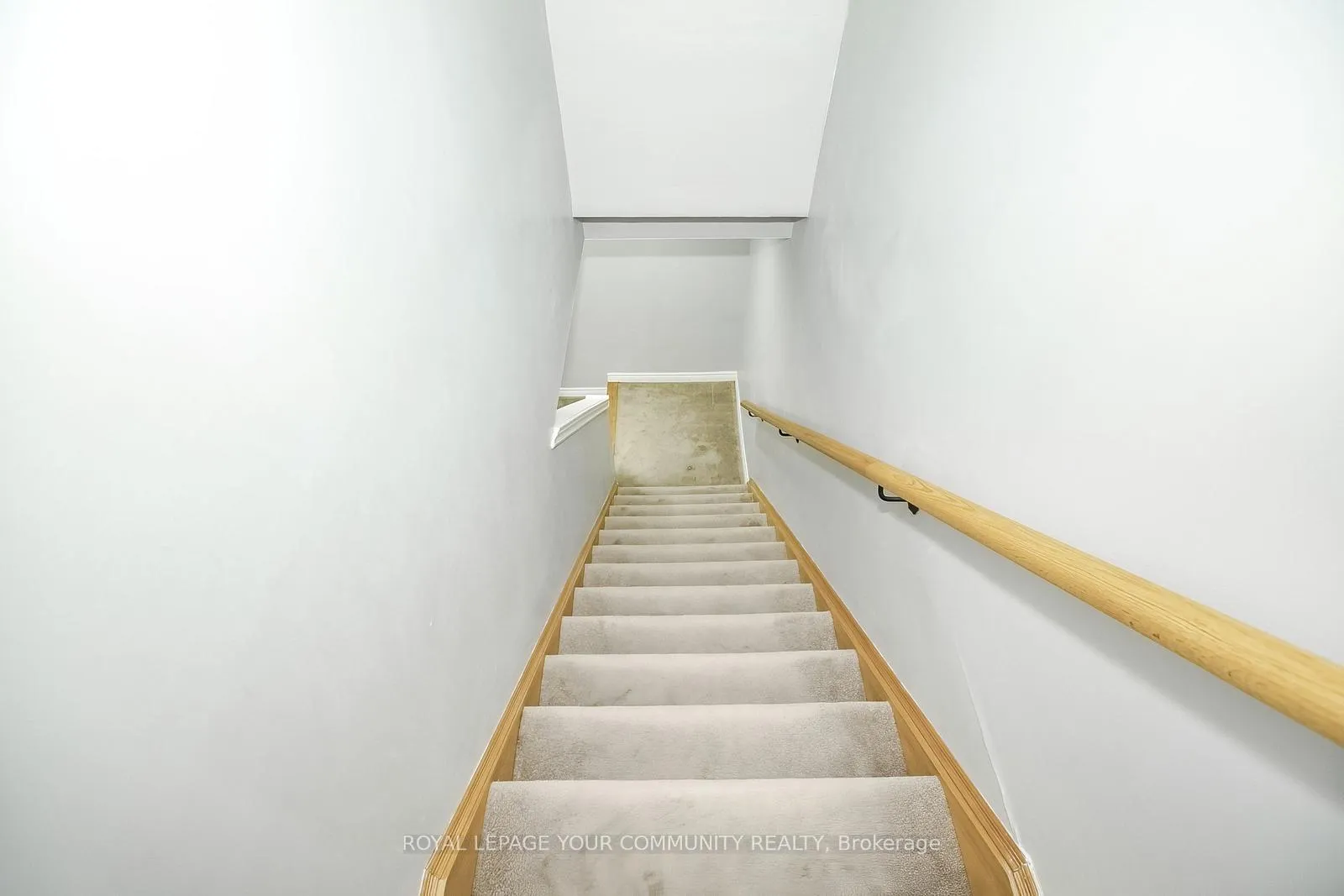Photo 19 of Unit 17, 420 Linden Drive, Cambridge, Preston Heights — HOMEH