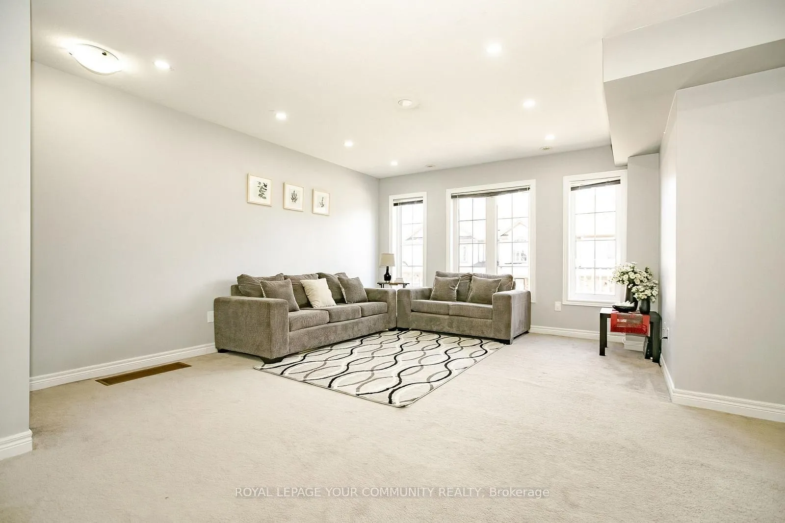 Photo 26 of Unit 17, 420 Linden Drive, Cambridge, Preston Heights — HOMEH