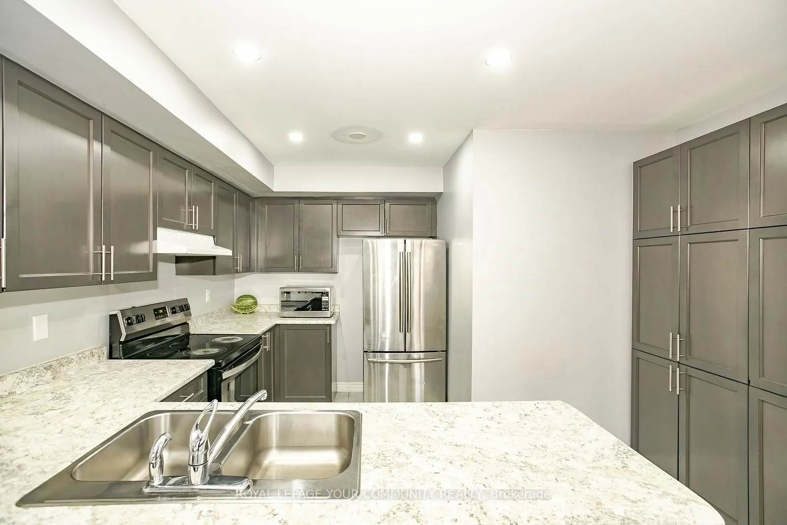 Photo 31 of Unit 17, 420 Linden Drive, Cambridge, Preston Heights — HOMEH
