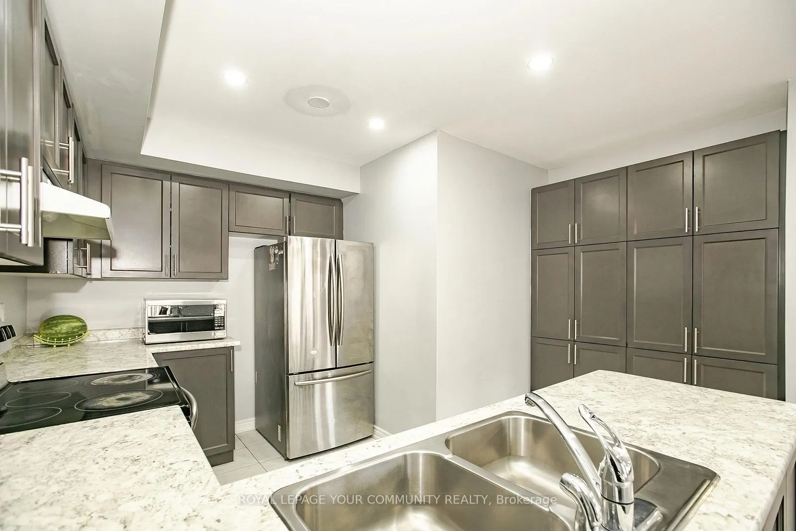 Photo 34 of Unit 17, 420 Linden Drive, Cambridge, Preston Heights — HOMEH