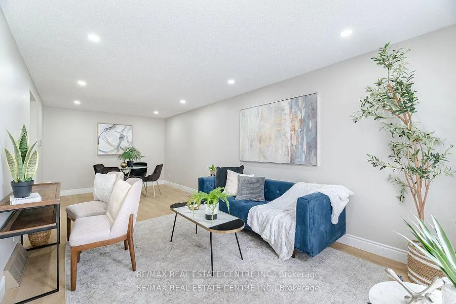 Photo 5 of A-635 Rummelhardt Drive, Waterloo — HOMEH