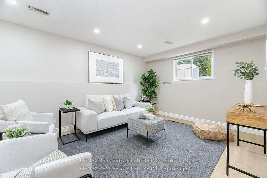 Photo 17 of A-635 Rummelhardt Drive, Waterloo — HOMEH