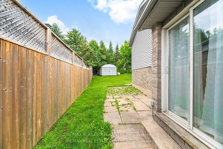 Photo 34 of A-635 Rummelhardt Drive, Waterloo — HOMEH