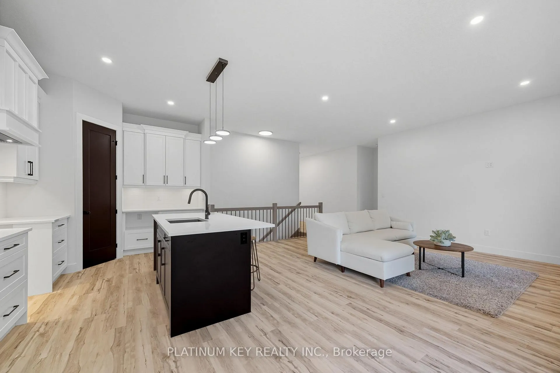 Photo 4 of 32 Briscoe Crescent, Strathroy-Caradoc, NE — HOMEH