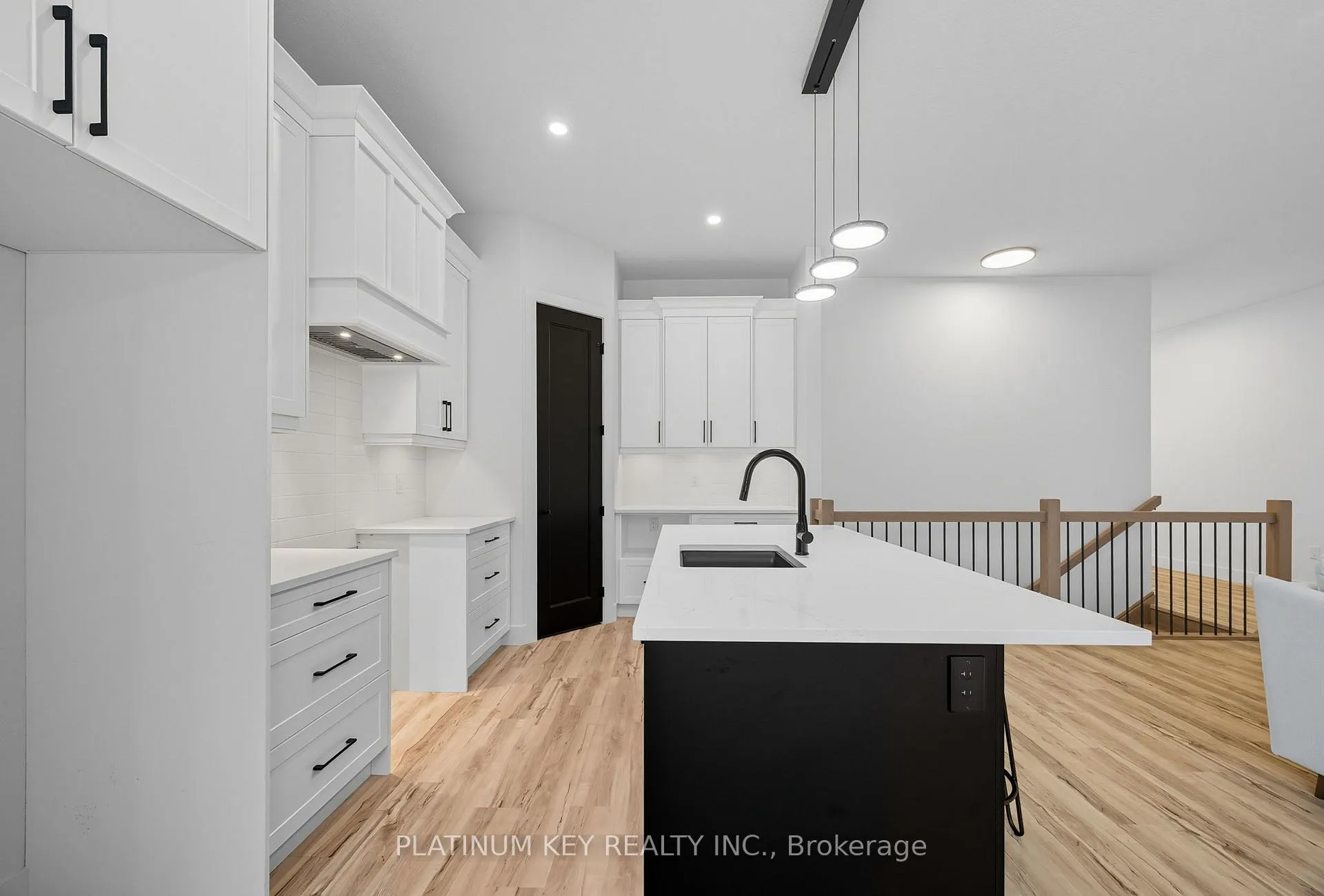 Photo 5 of 32 Briscoe Crescent, Strathroy-Caradoc, NE — HOMEH