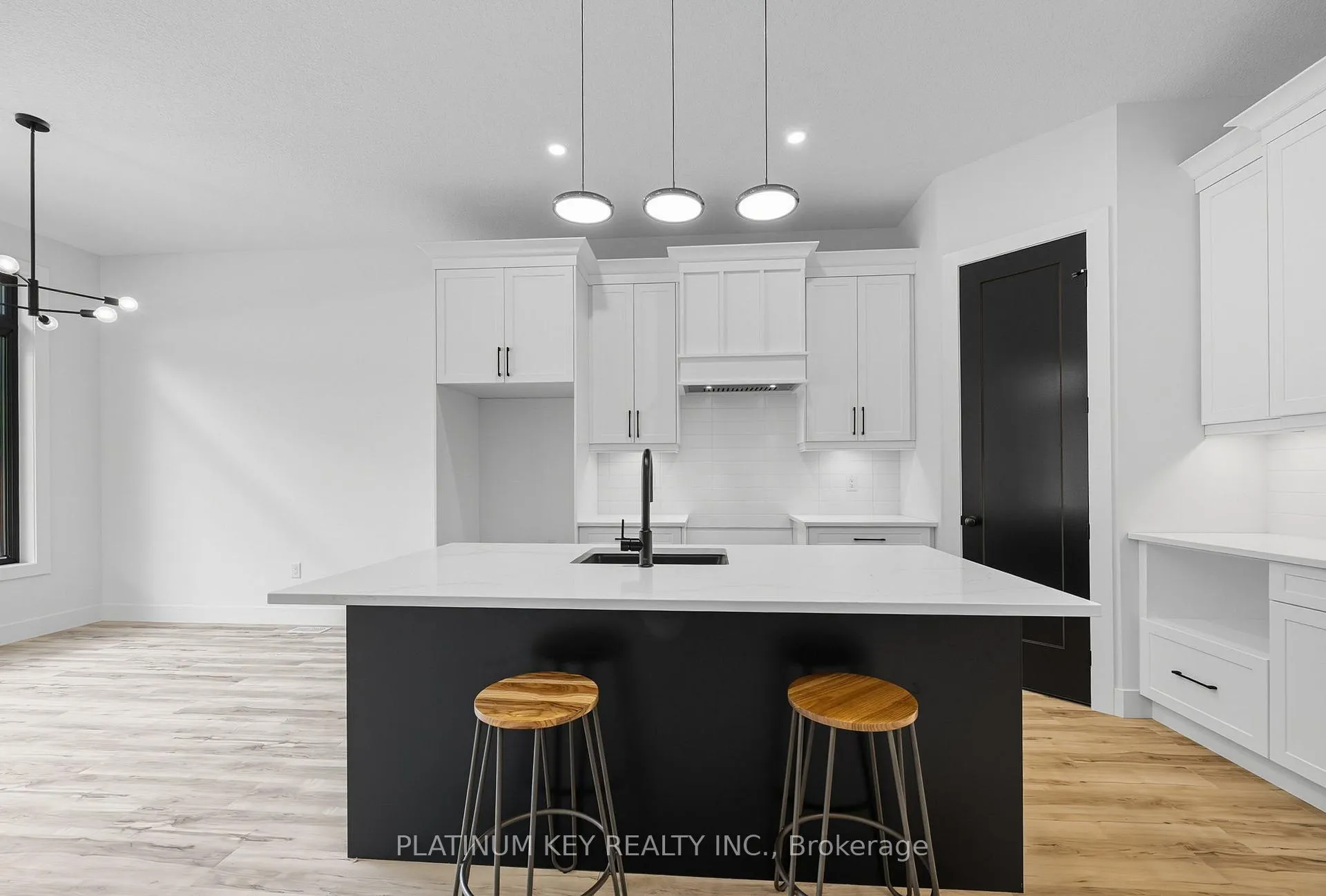 Photo 9 of 32 Briscoe Crescent, Strathroy-Caradoc, NE — HOMEH