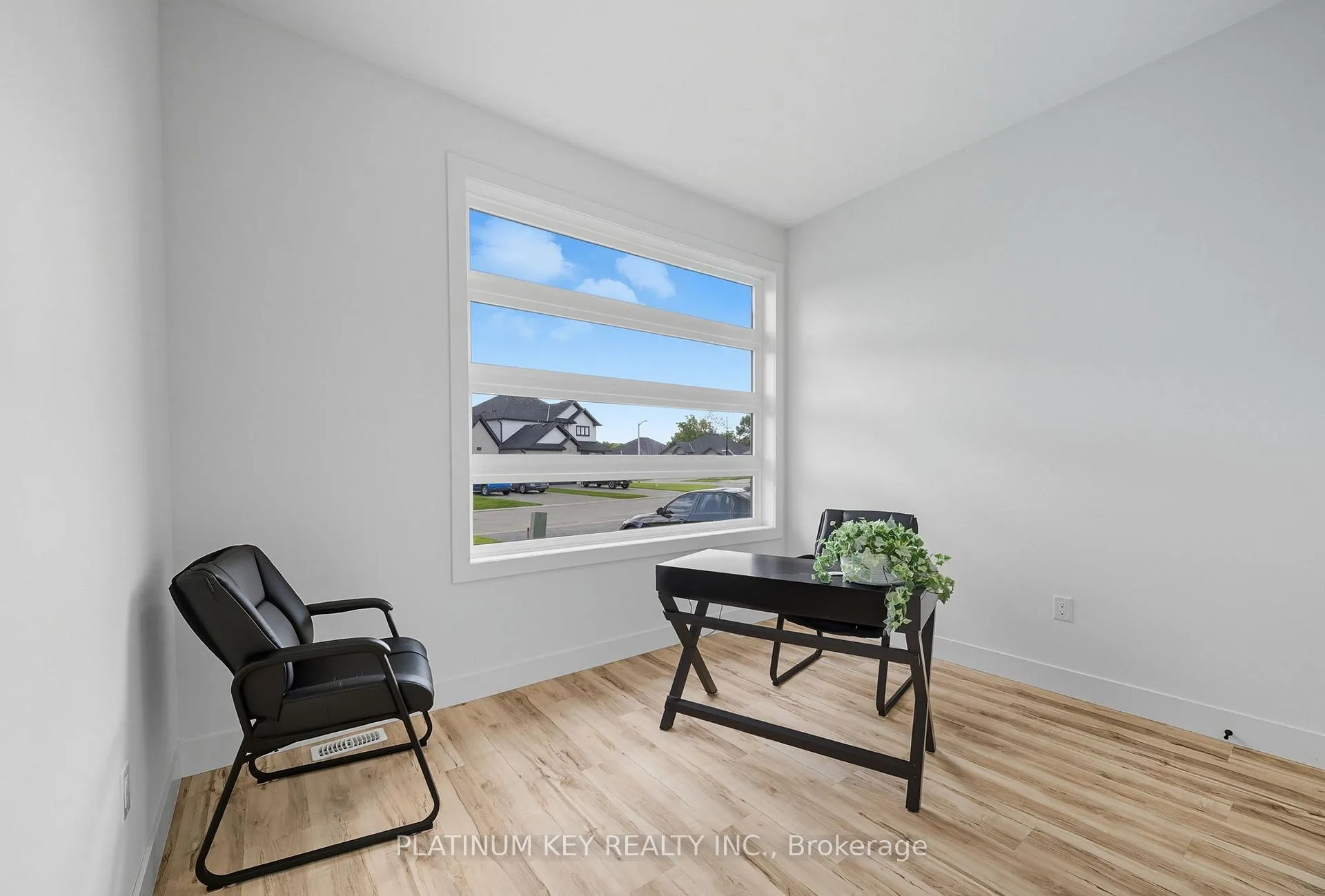 Photo 18 of 32 Briscoe Crescent, Strathroy-Caradoc, NE — HOMEH