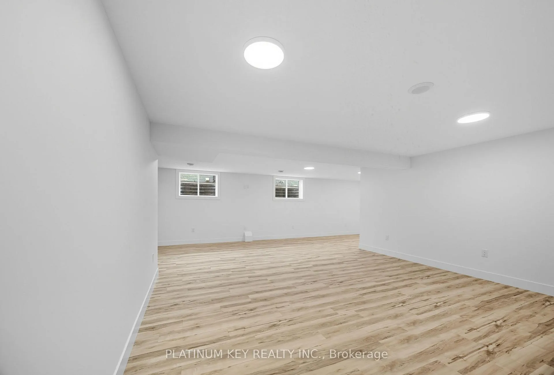 Photo 35 of 32 Briscoe Crescent, Strathroy-Caradoc, NE — HOMEH