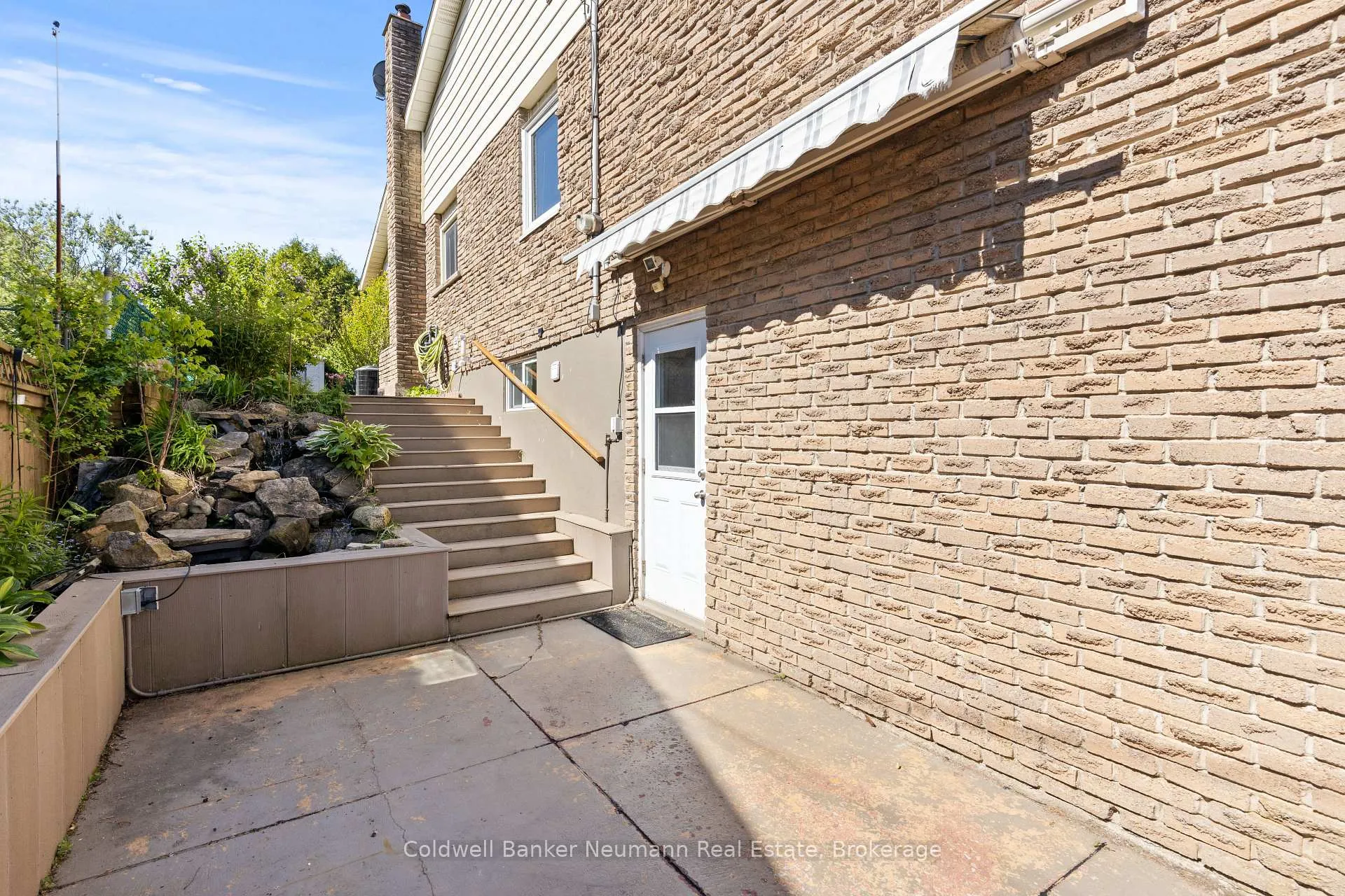 Photo 27 of 52 Burke Street, Haldimand — HOMEH