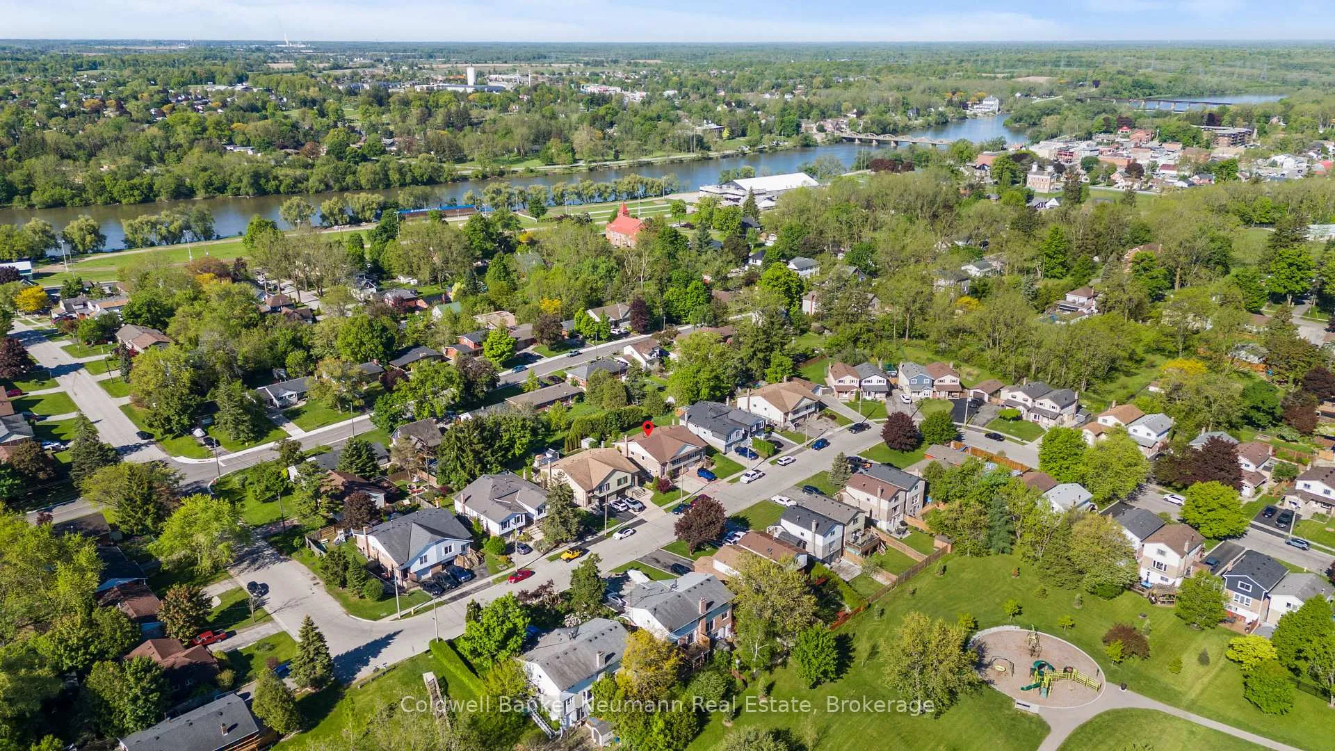 Photo 32 of 52 Burke Street, Haldimand — HOMEH