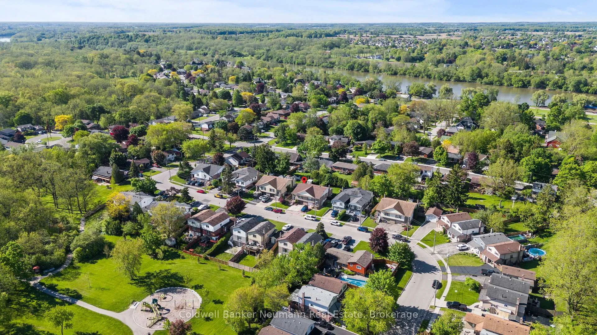Photo 34 of 52 Burke Street, Haldimand — HOMEH