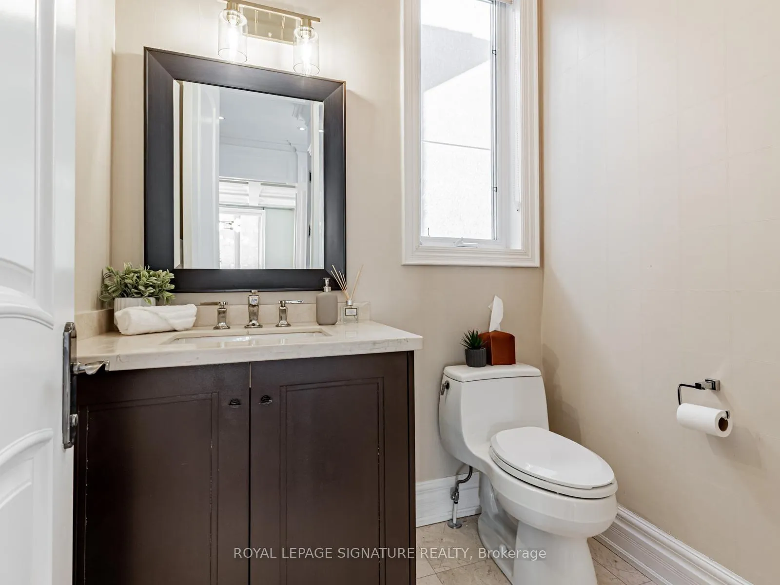 Photo 20 of 472 Deloraine Avenue, Toronto, Bedford Park-Nortown — HOMEH