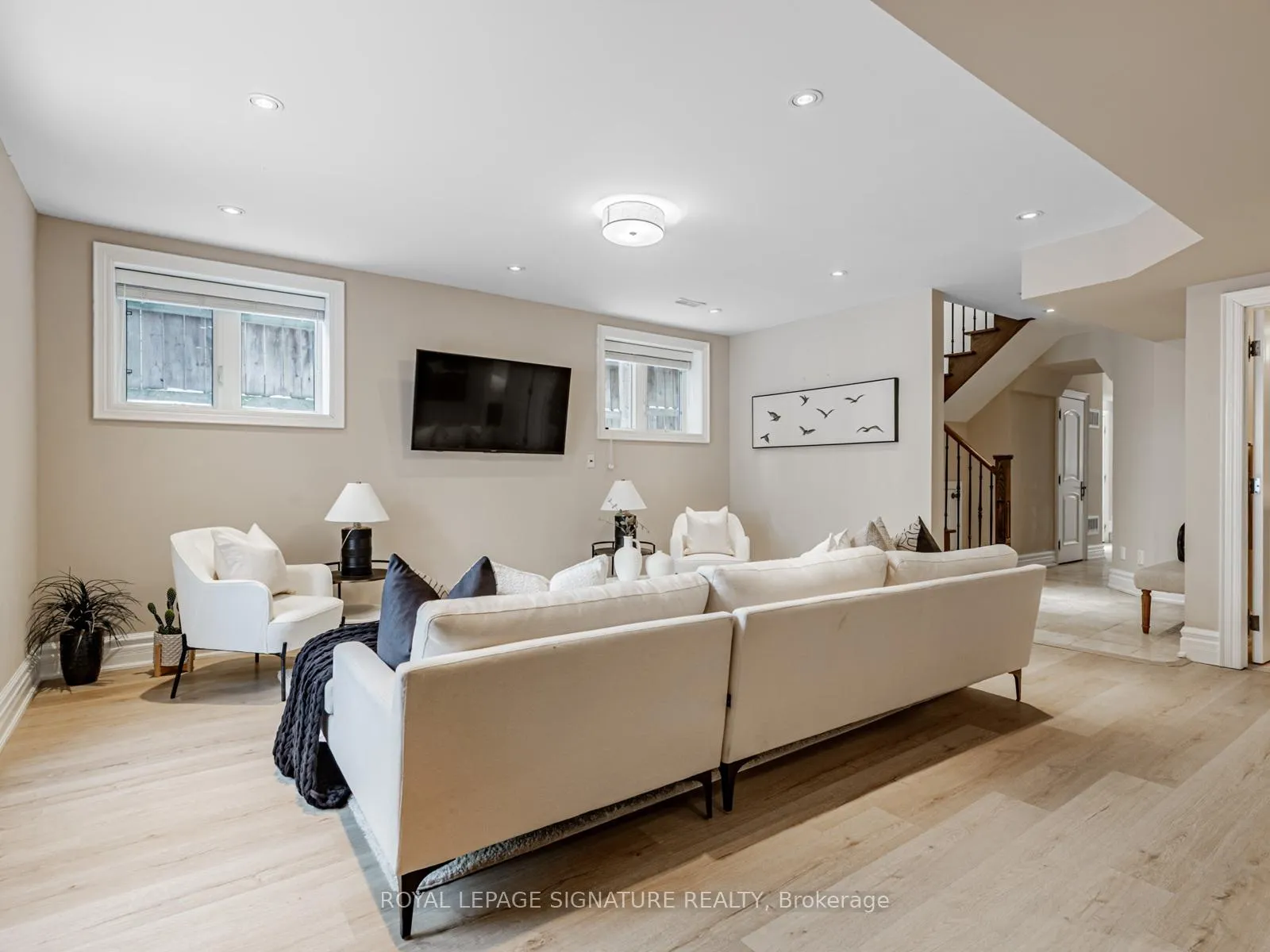 Photo 33 of 472 Deloraine Avenue, Toronto, Bedford Park-Nortown — HOMEH