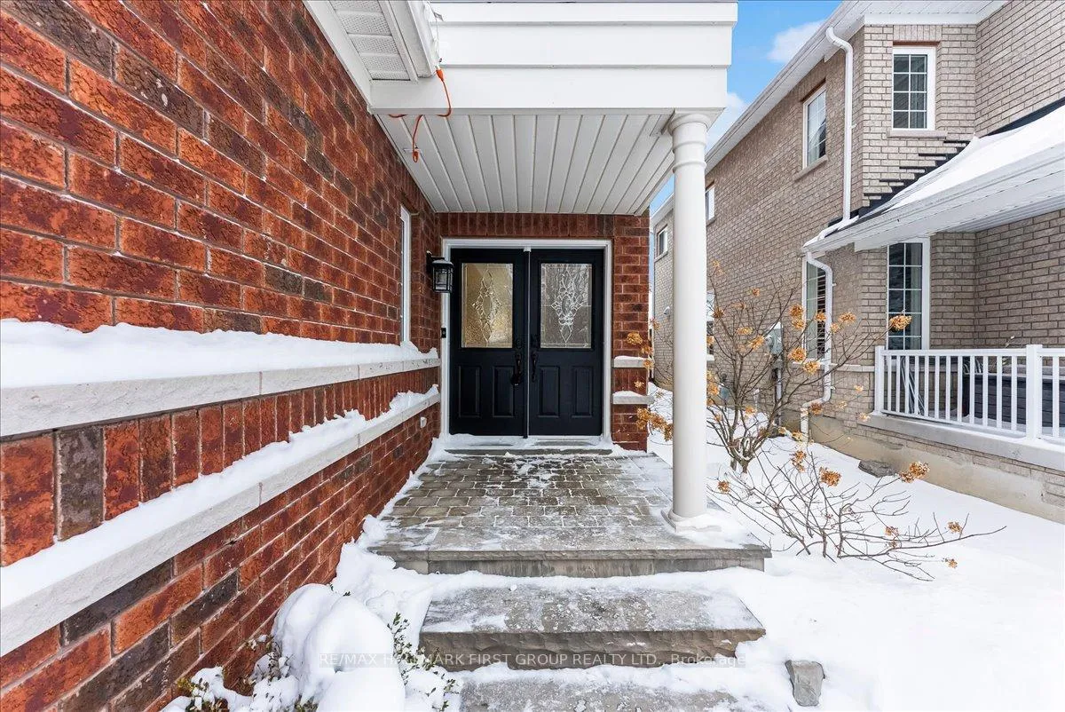 Photo 2 of 7 Princeton Court, Whitby, Brooklin — HOMEH