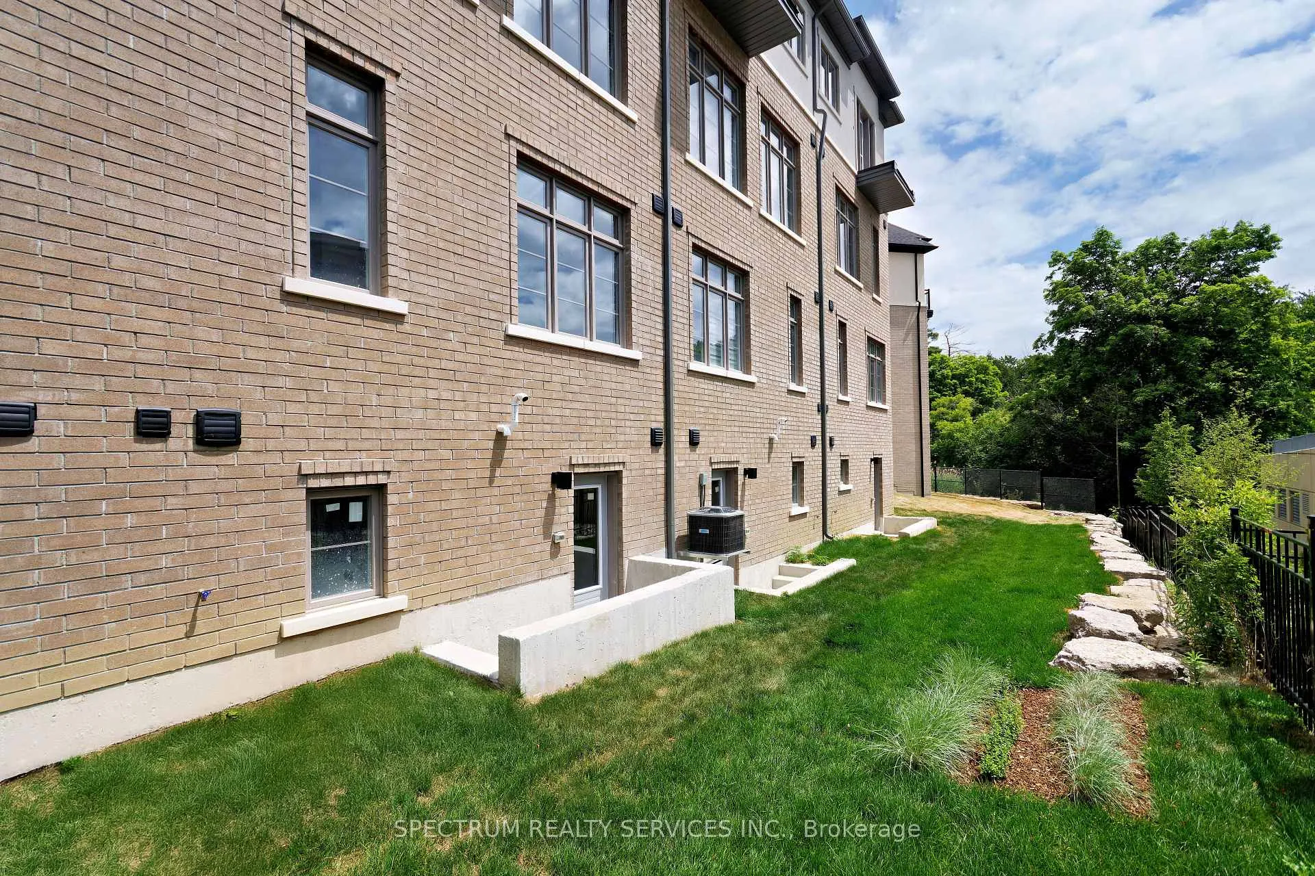 Photo 43 of 15 Archambault way, Vaughan, Vellore Village — HOMEH